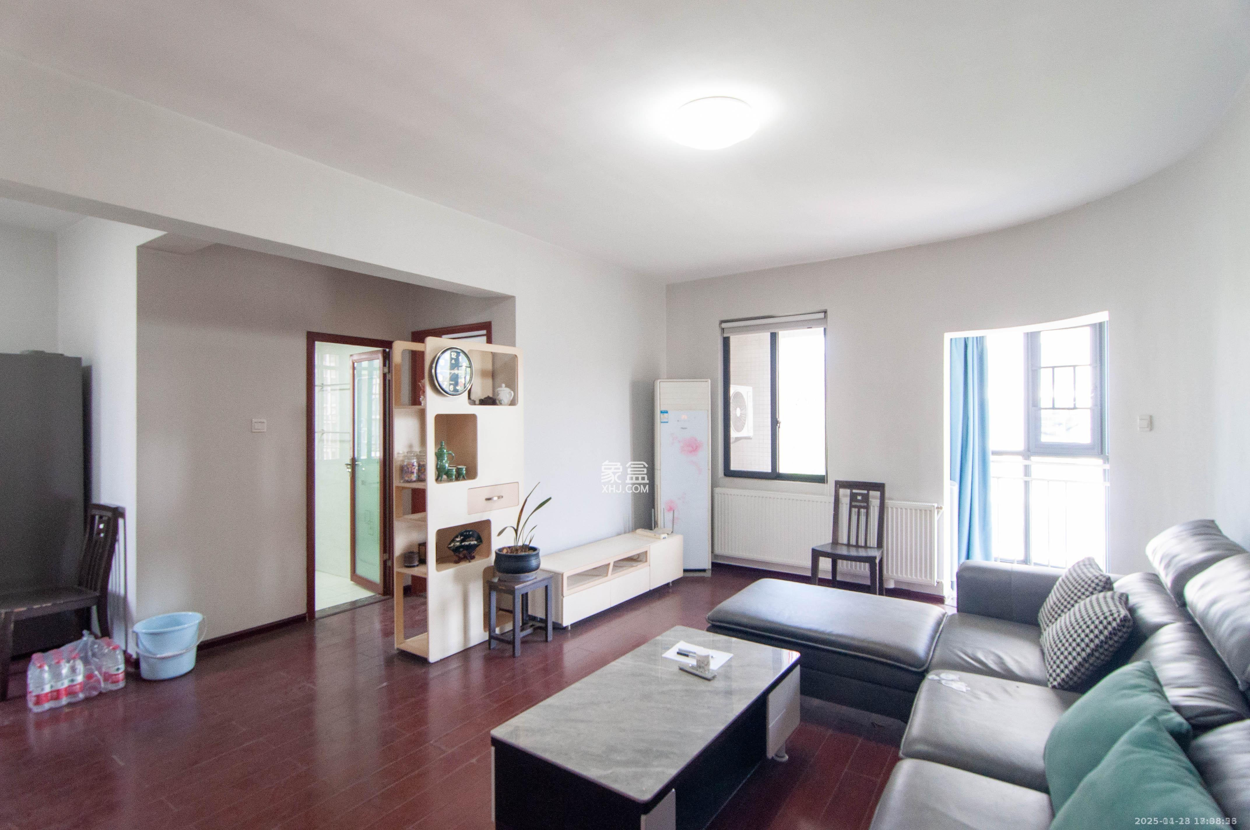 海林馨香雅苑 2室2厅1卫 2500.0元/月 海林馨香雅苑 2室2厅1卫 2500.0元/月室内图