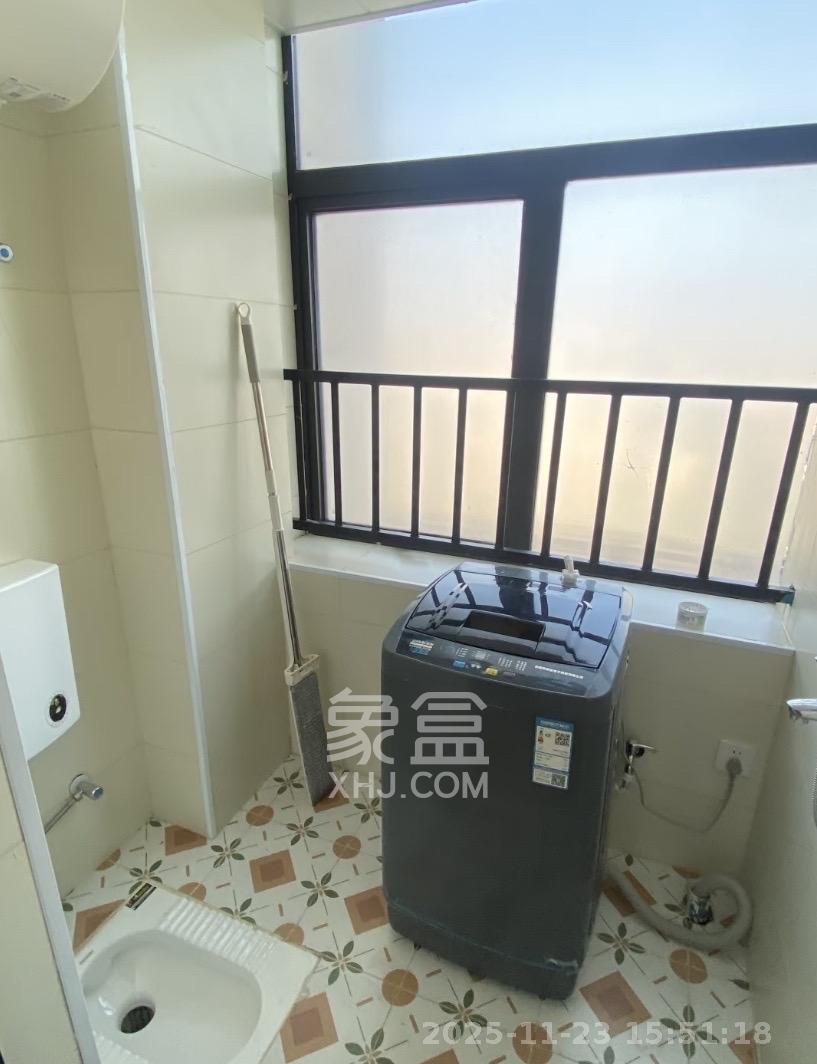 云集国际  1室1厅1卫    1600.0元/月室内图