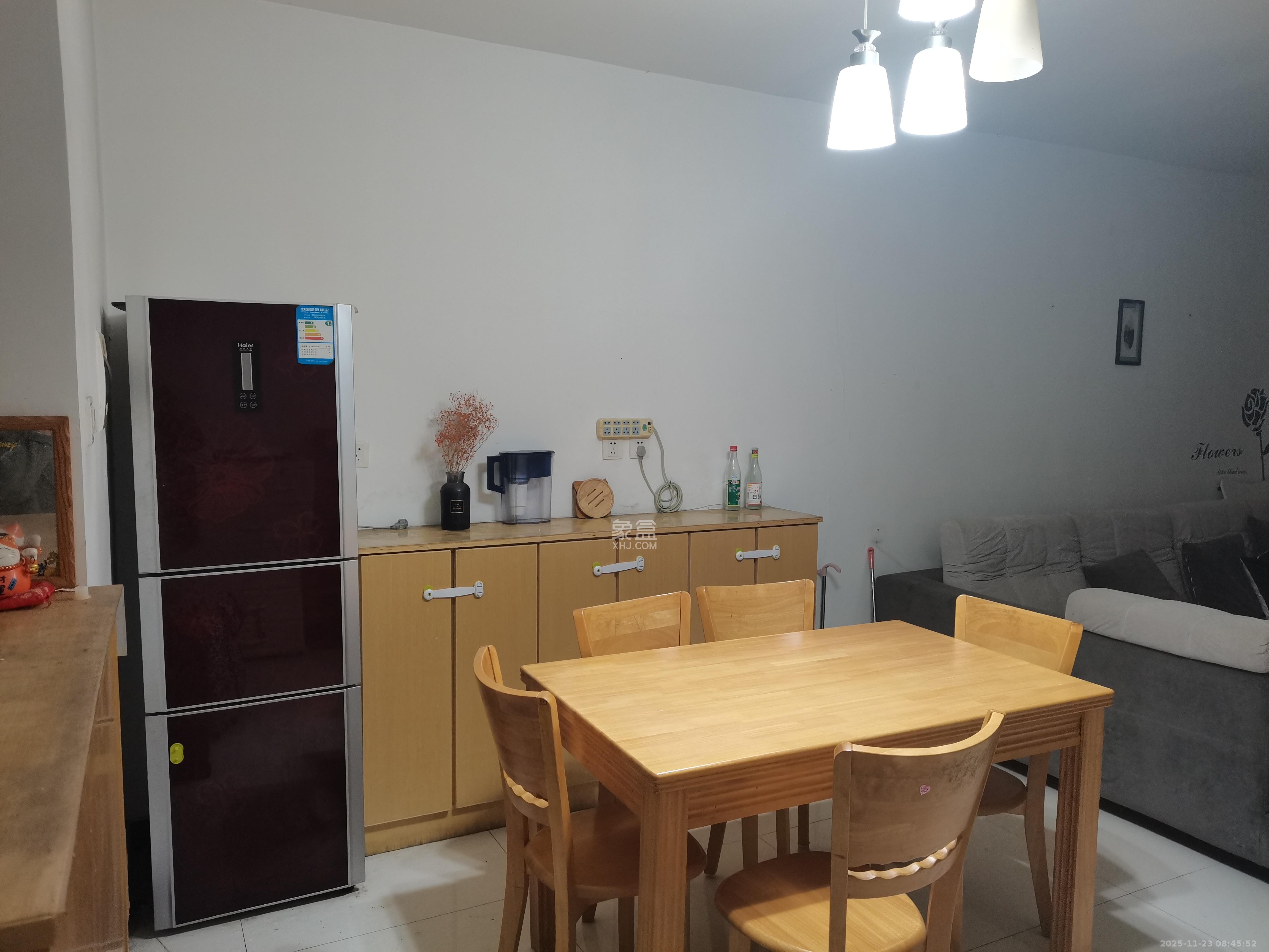 山水花都 2室2厅1卫 2200.0元/月 山水花都 2室2厅1卫 2200.0元/月室内图