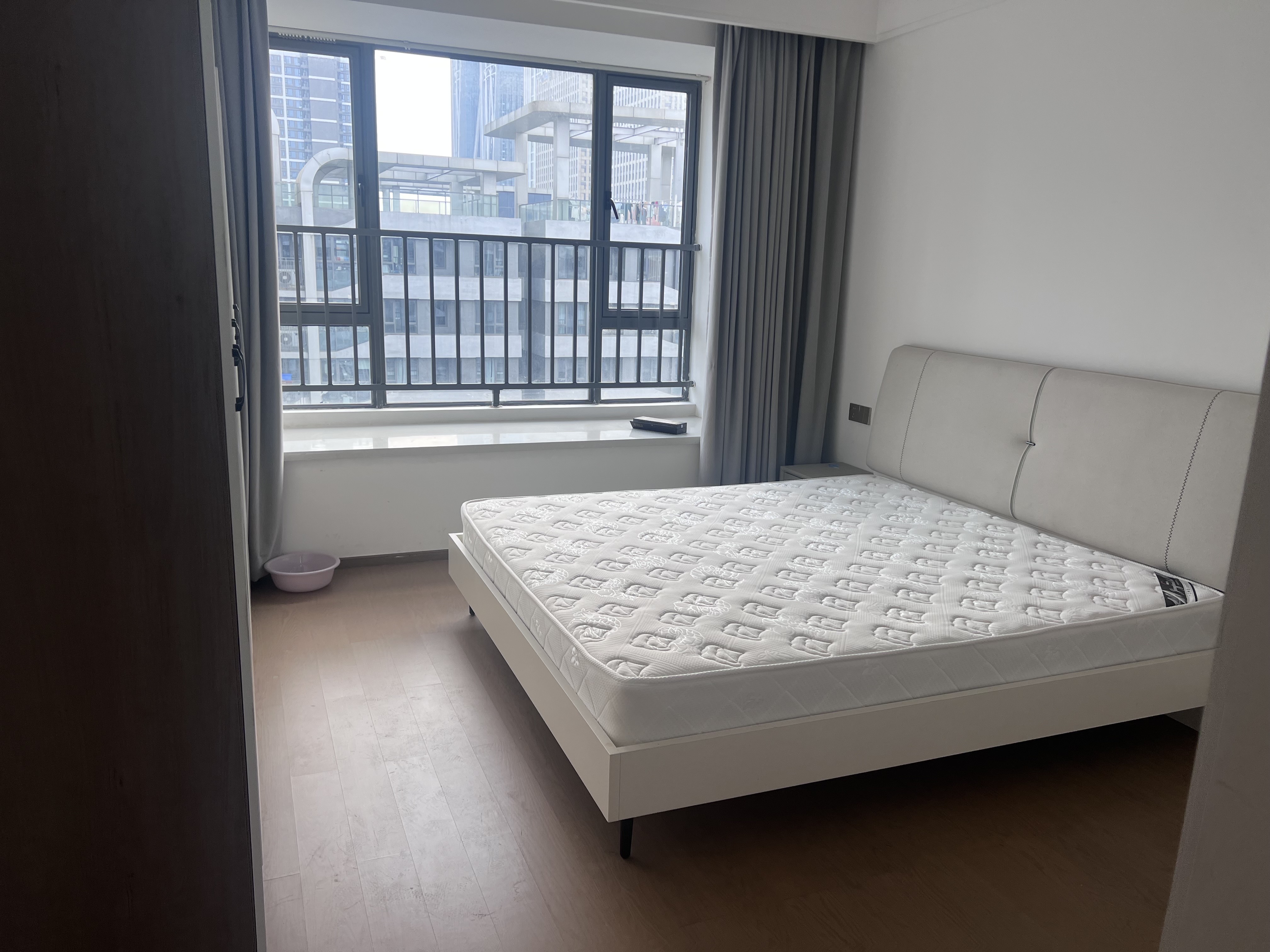 复地滨江金融中心 4室2厅2卫 5500.0元/月 复地滨江金融中心 4室2厅2卫 5500.0元/月户型图