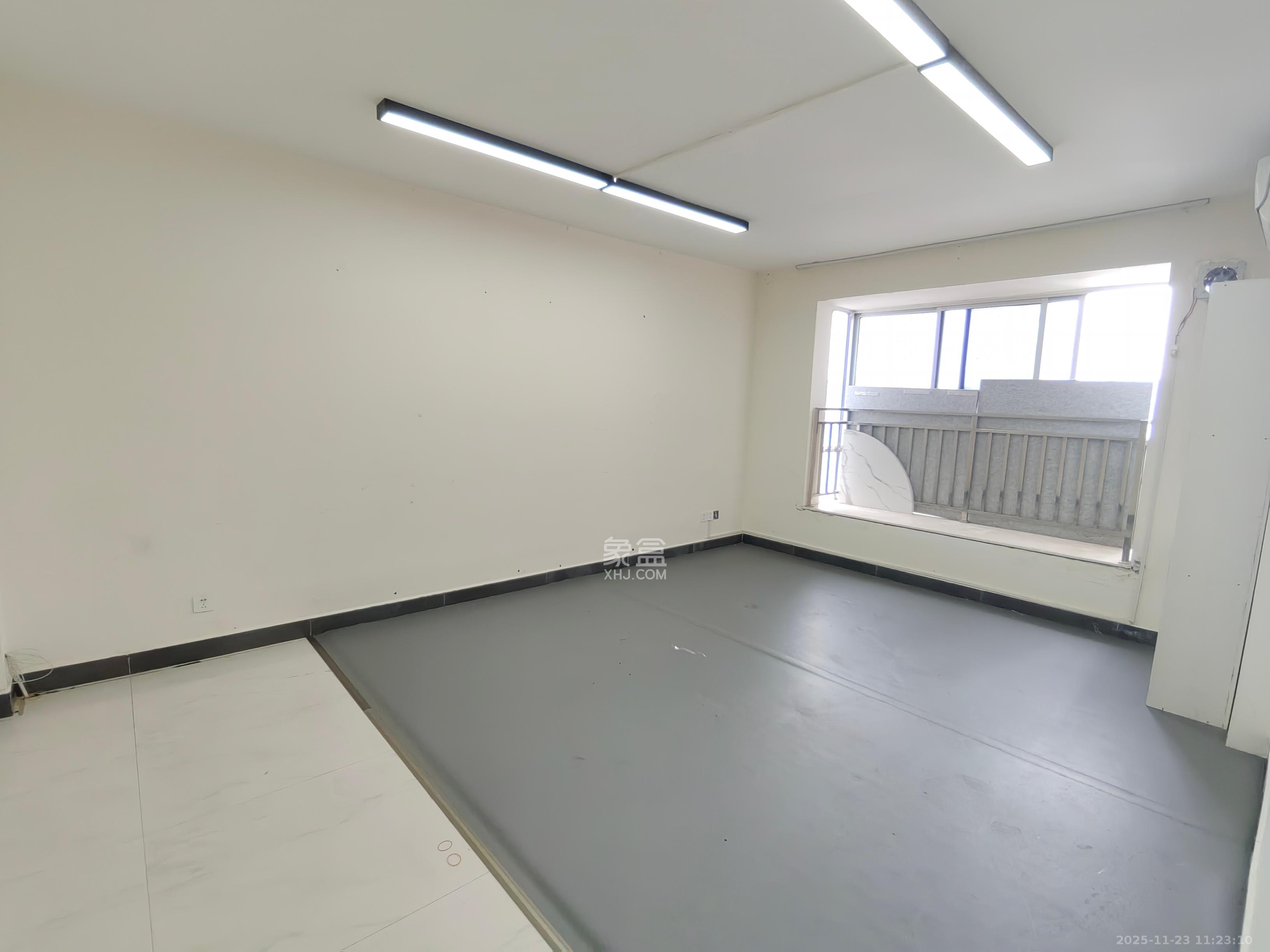 高桥现代商贸城 4室2厅1卫 3800.0元/月 高桥现代商贸城 4室2厅1卫 3800.0元/月室内图