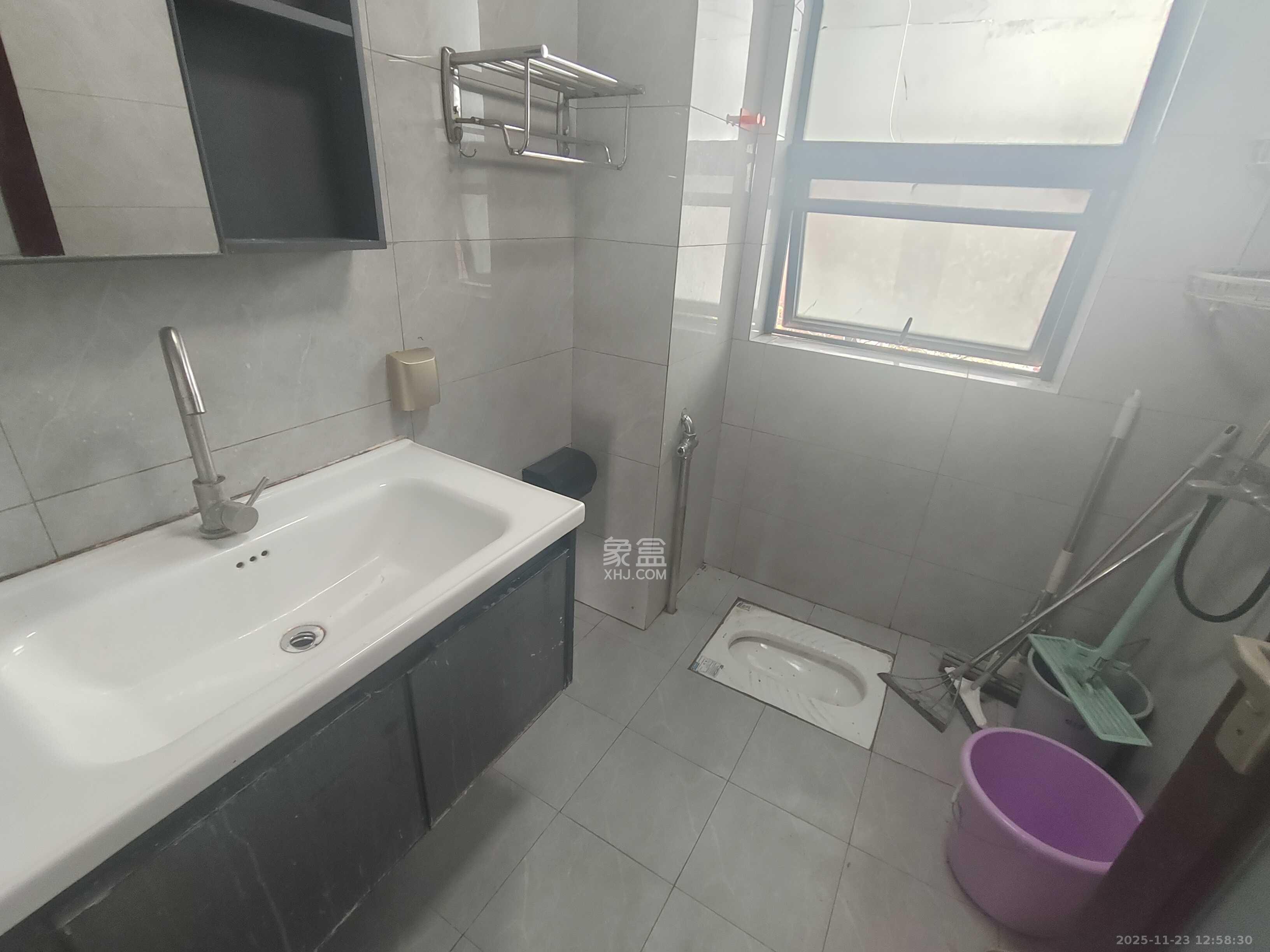 融圣国际 2室1厅1卫 2700.0元/月 融圣国际 2室1厅1卫 2700.0元/月室内图