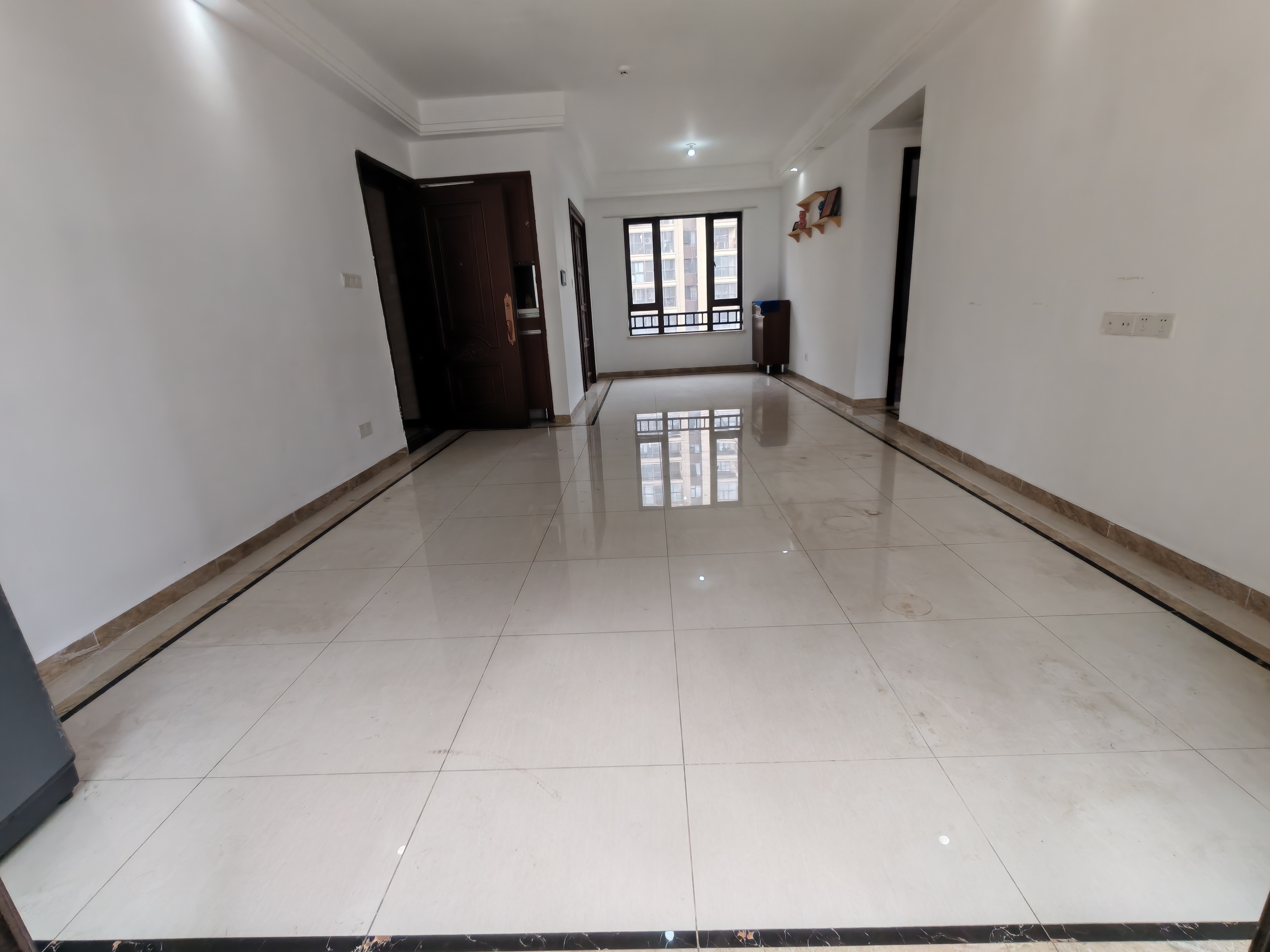 中海锦城  4室2厅2卫    4000.0元/月室内图