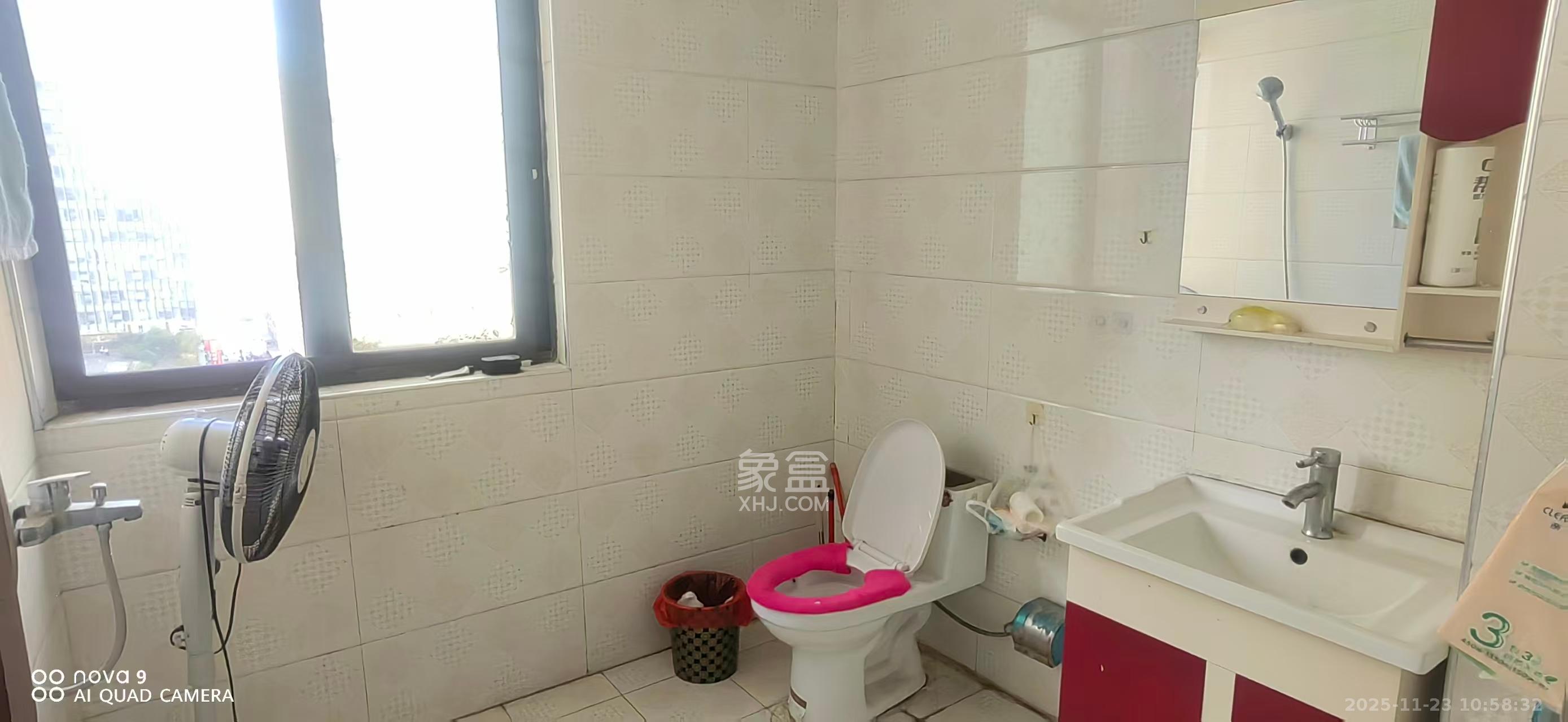 钰龙天下二期(钰龙佳园) 3室2厅2卫 2200.0元/月 钰龙天下二期(钰龙佳园) 3室2厅2卫 2200.0元/月室内图