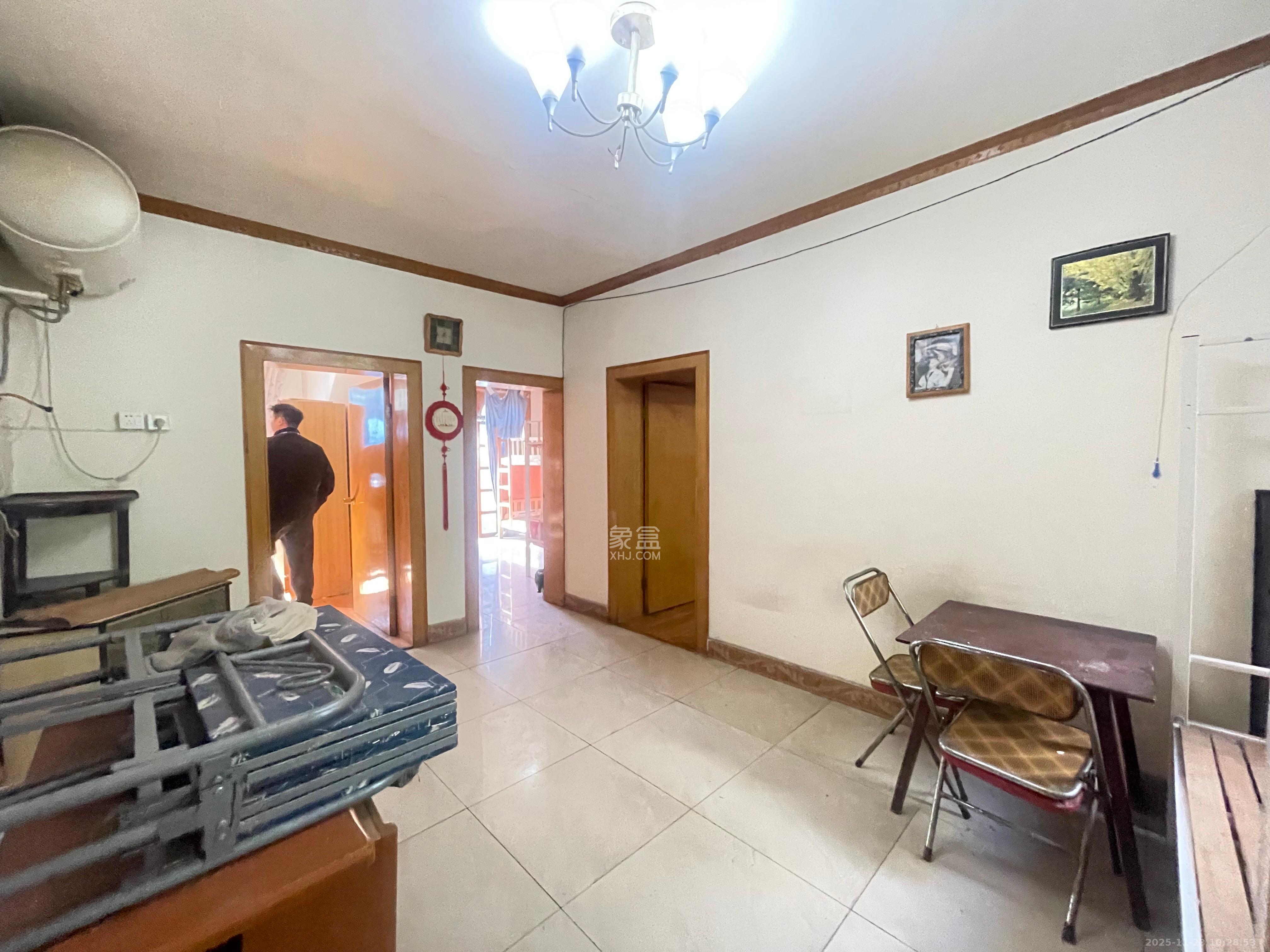 红旗区机械研究所宿舍 3室1厅1卫 1500.0元/月 红旗区机械研究所宿舍 3室1厅1卫 1500.0元/月室内图