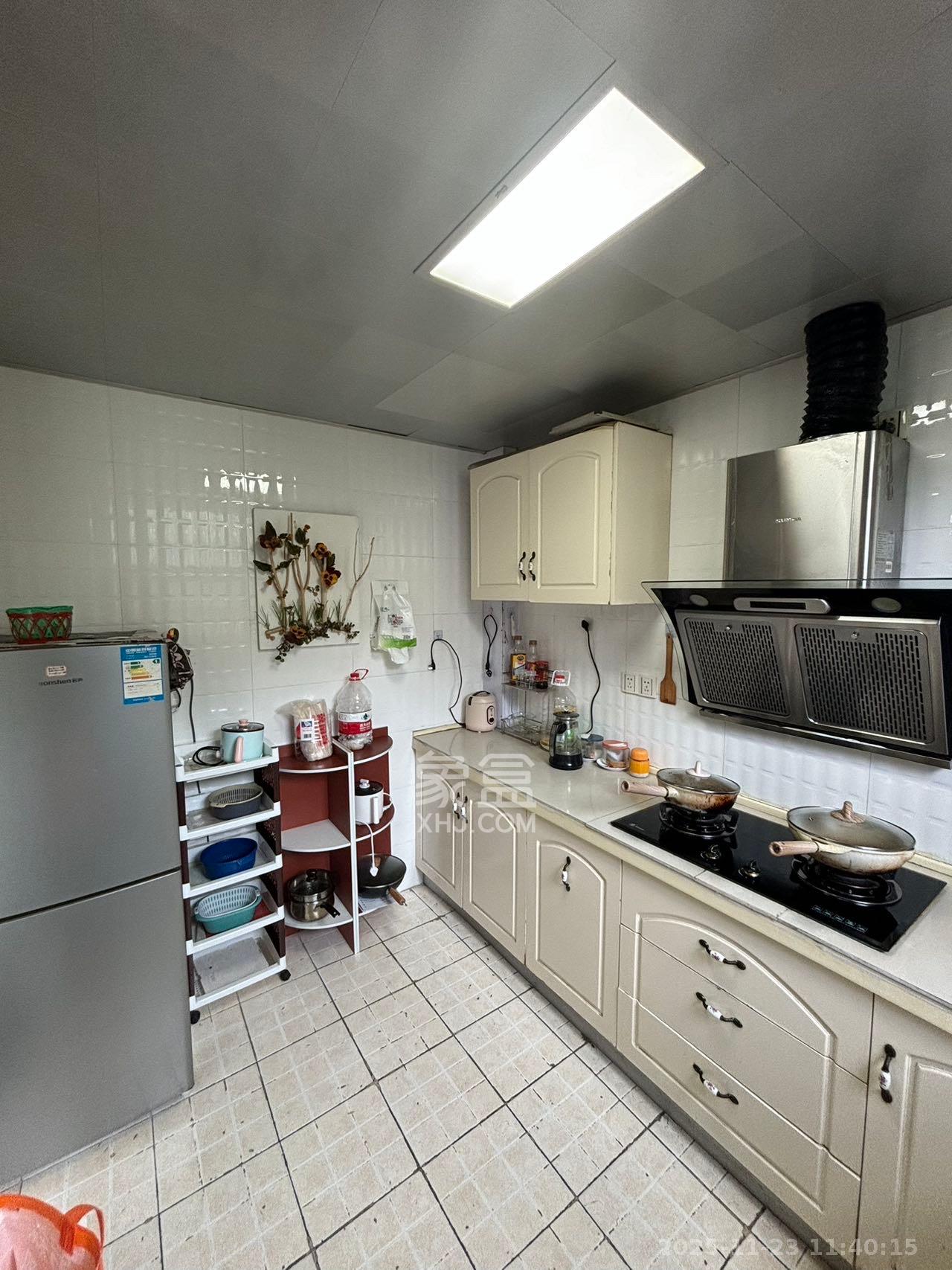 山水湾 1室2厅1卫 850.0元/月 山水湾 1室2厅1卫 850.0元/月室内图