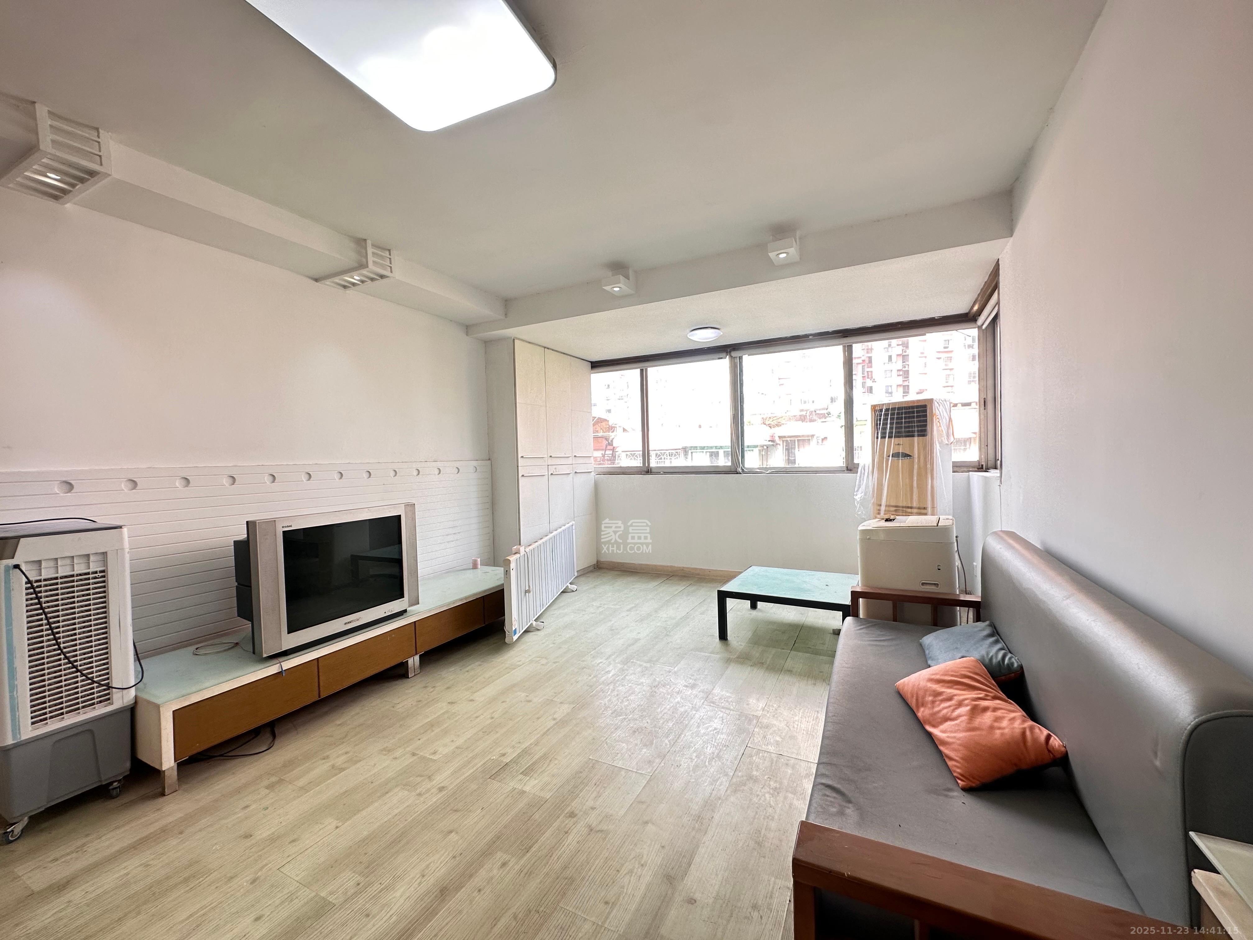 湘计花园 3室2厅2卫 1800.0元/月 湘计花园 3室2厅2卫 1800.0元/月室内图