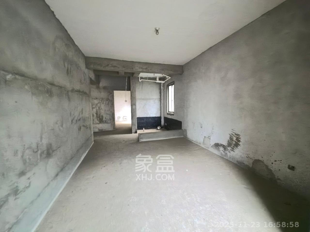 建鑫二期   300.0㎡      5600.0元/月室内图