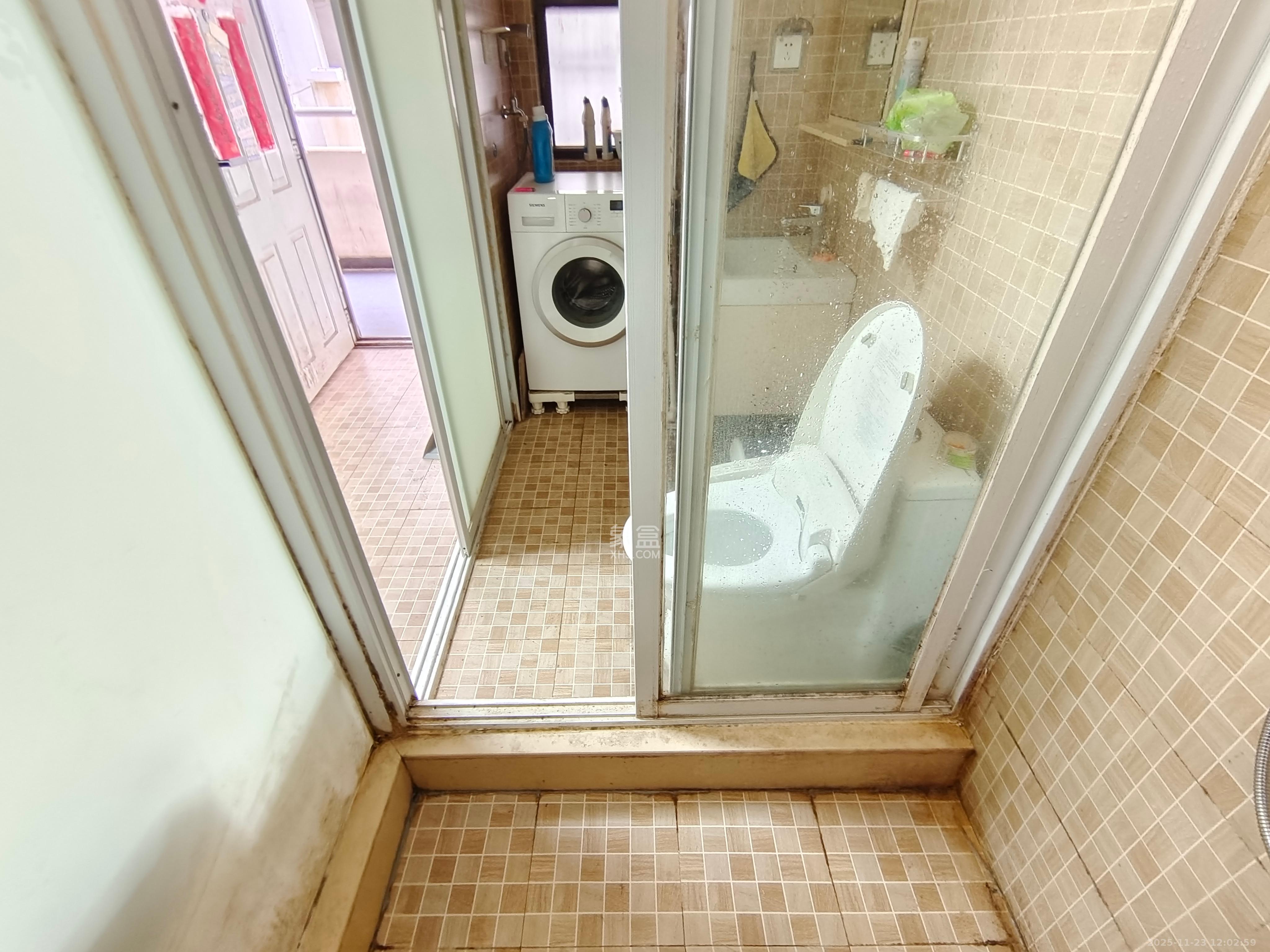 阳光100二期 1室1厅1卫 1700.0元/月 阳光100二期 1室1厅1卫 1700.0元/月室内图