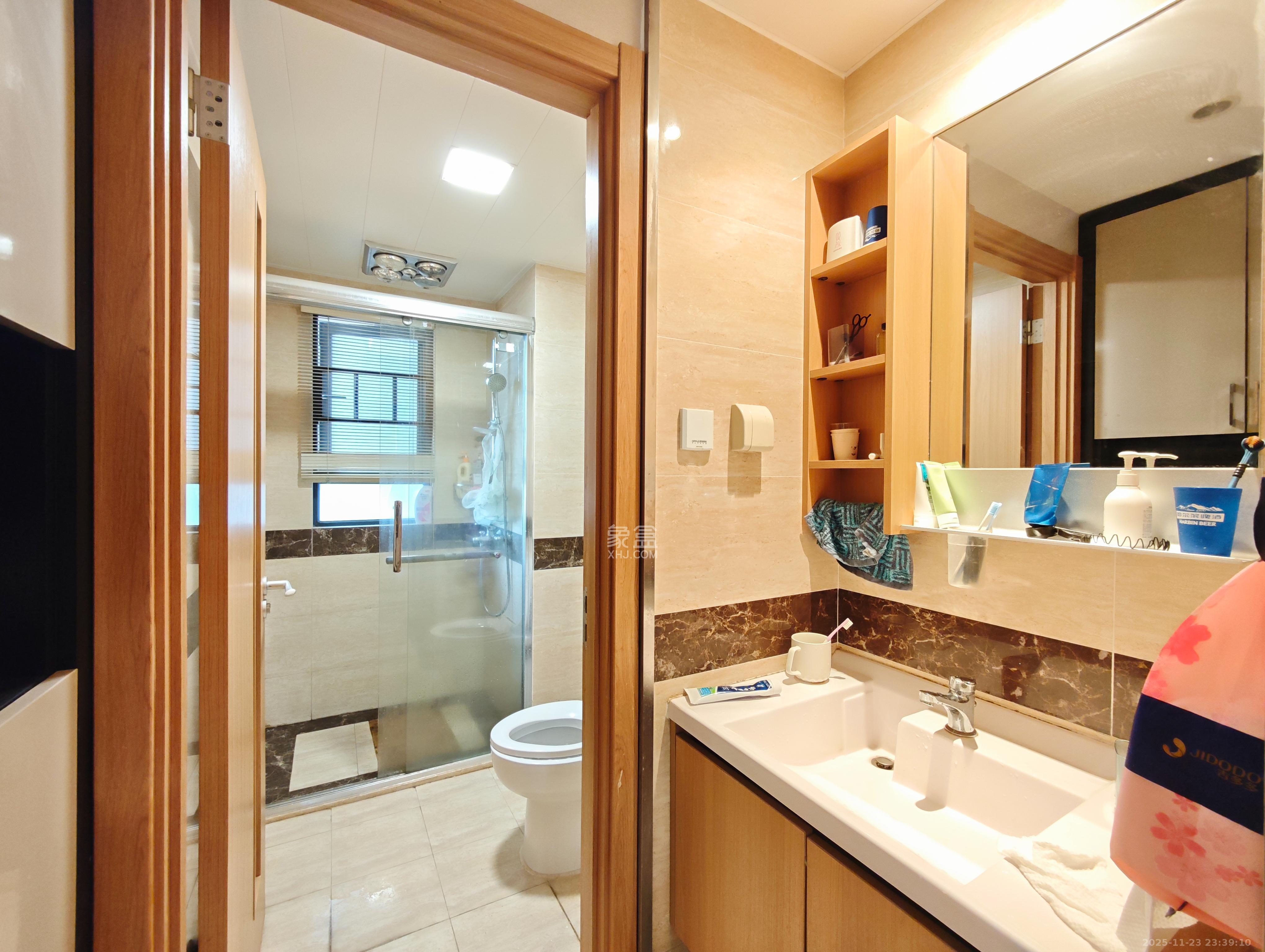 万科魅力之城非凡里 3室2厅2卫 125.0万 万科魅力之城非凡里 3室2厅2卫 125.0万卫生间