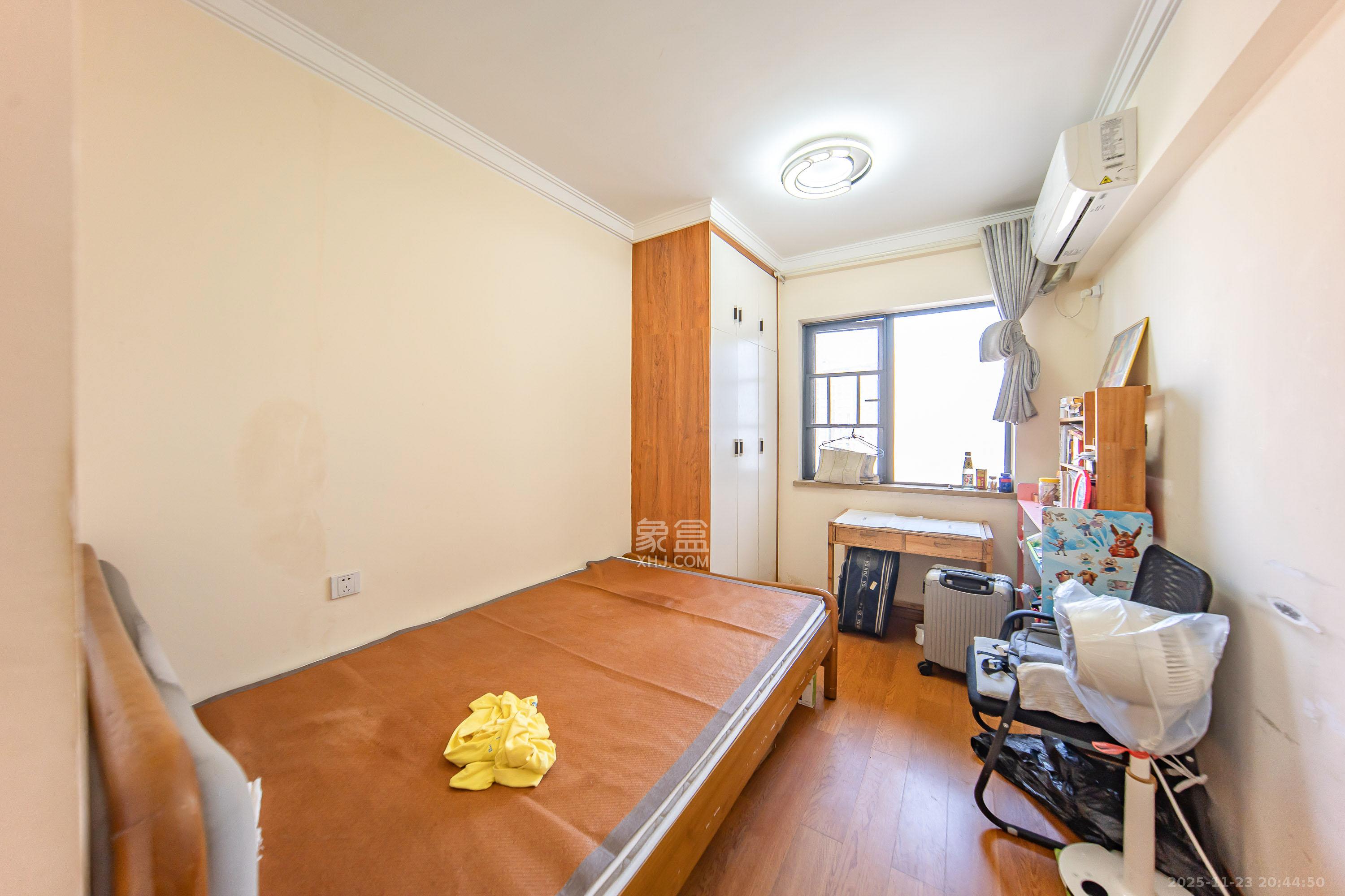 兰亭湾畔 4室2厅2卫 145.0万 兰亭湾畔 4室2厅2卫 145.0万卧室