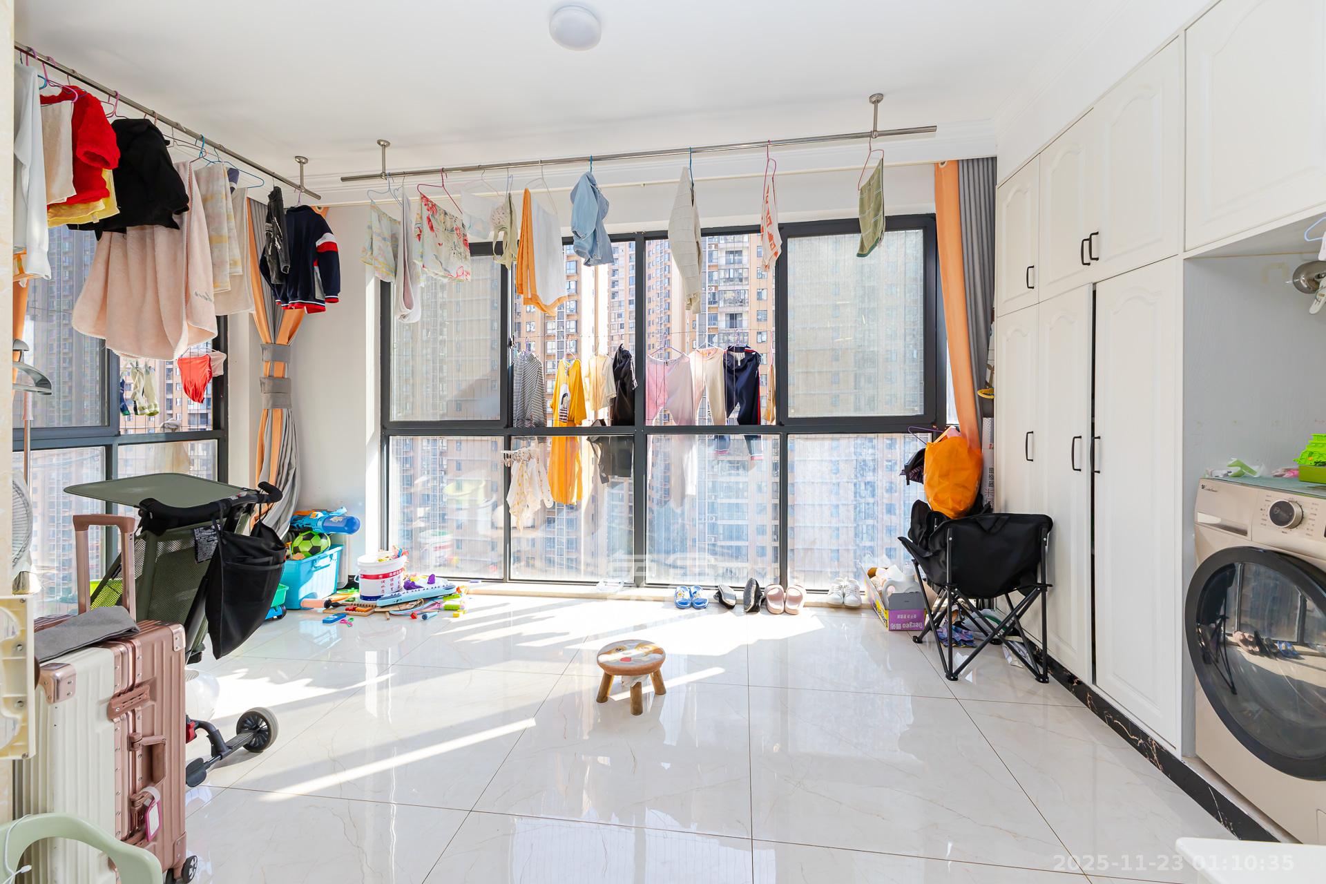 明发国际城 2室2厅1卫 70.0万 明发国际城 2室2厅1卫 70.0万阳台