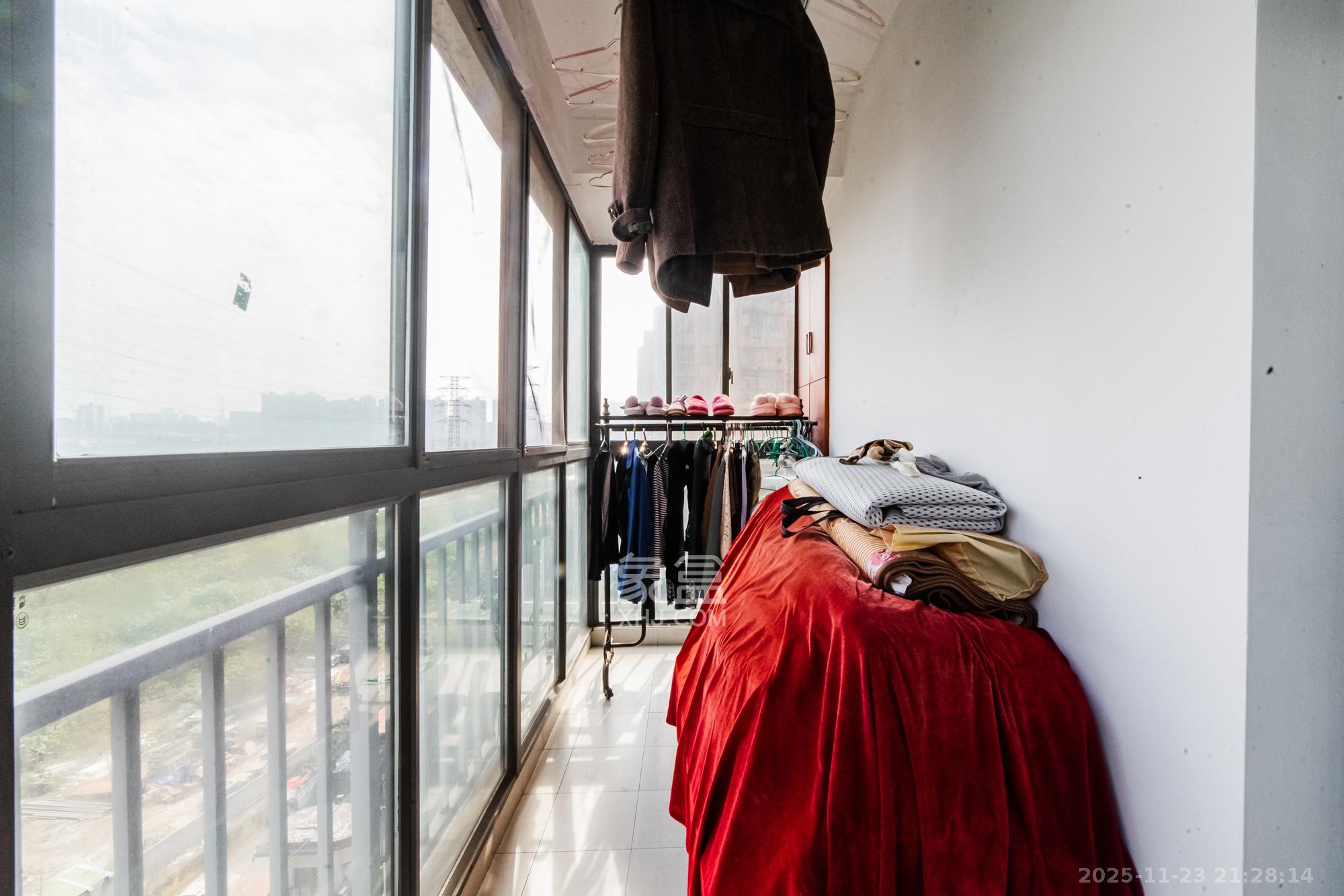 英祥春天  1室2厅2卫    95.0万阳台