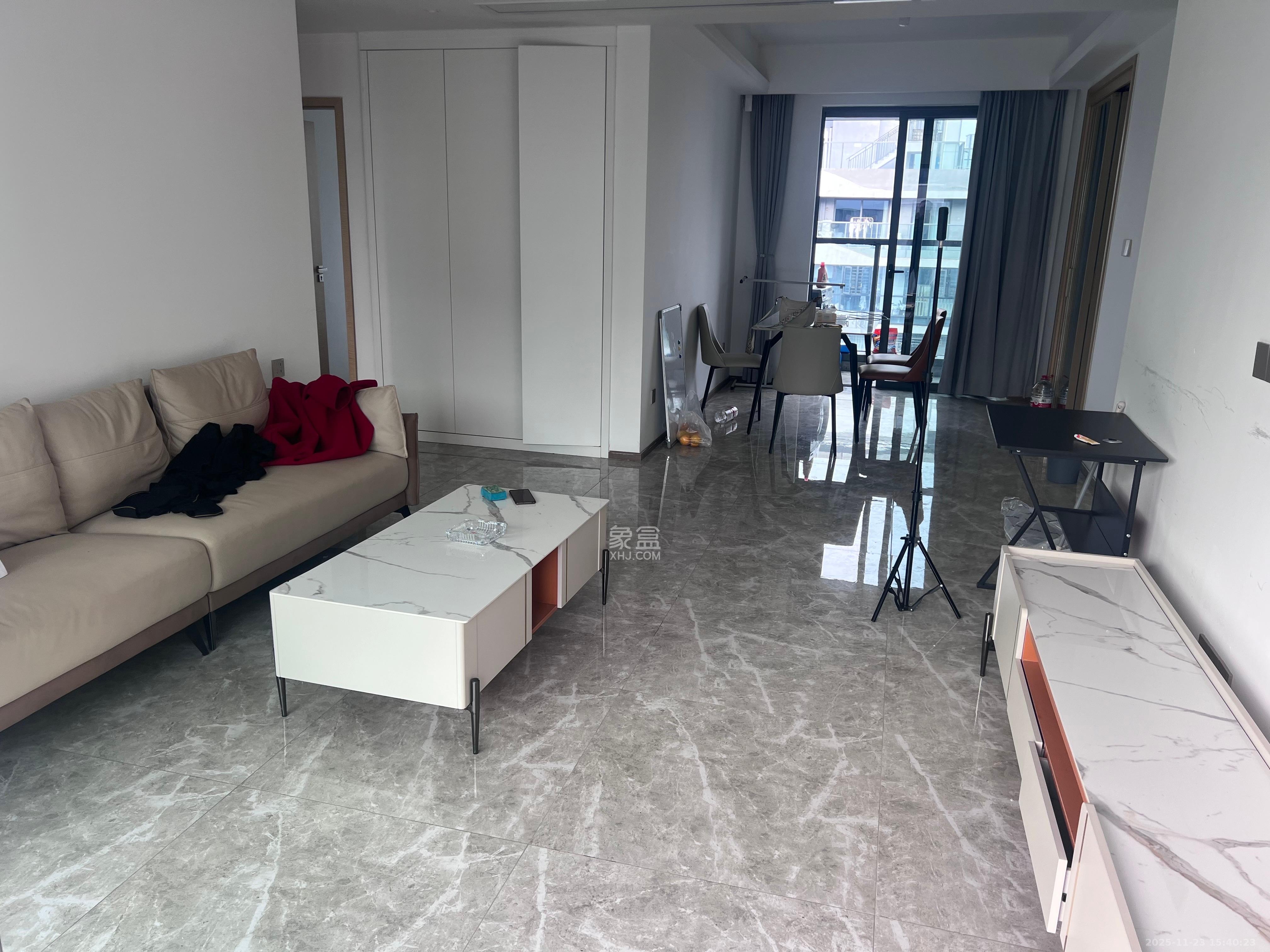 复地滨江金融中心 4室2厅2卫 5500.0元/月 复地滨江金融中心 4室2厅2卫 5500.0元/月室内图