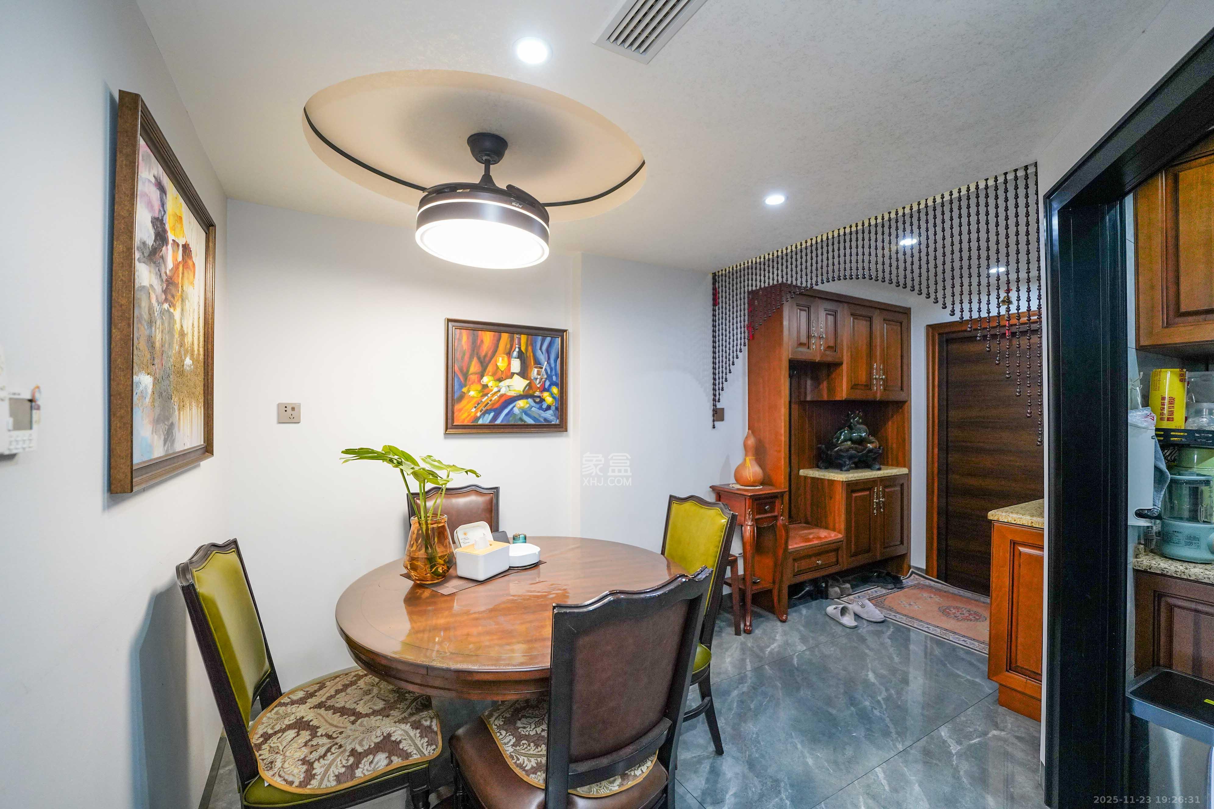 橘郡礼顿山  2室2厅2卫    118.0万客厅