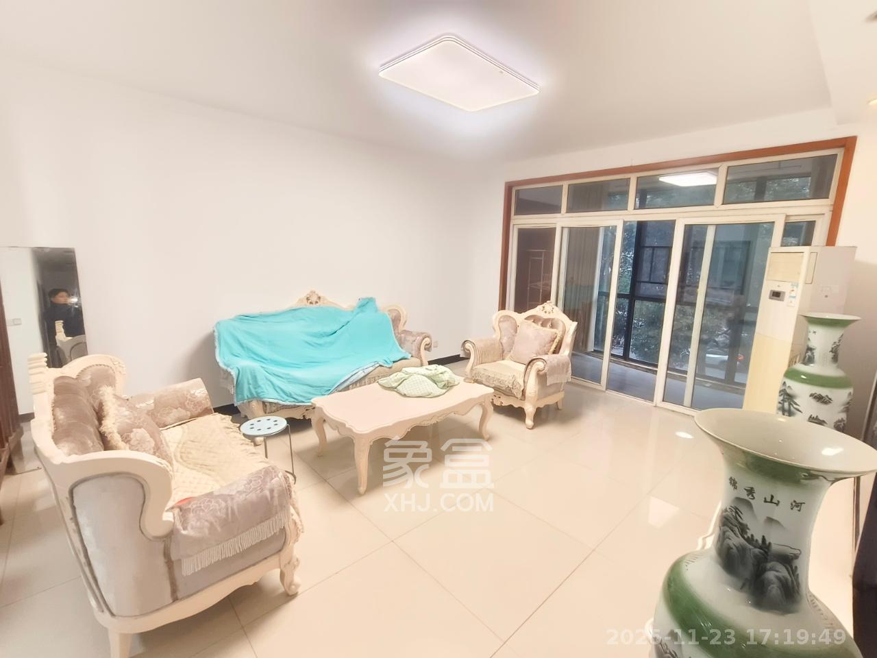 顺天黄金海岸 3室2厅2卫 2600.0元/月 顺天黄金海岸 3室2厅2卫 2600.0元/月室内图