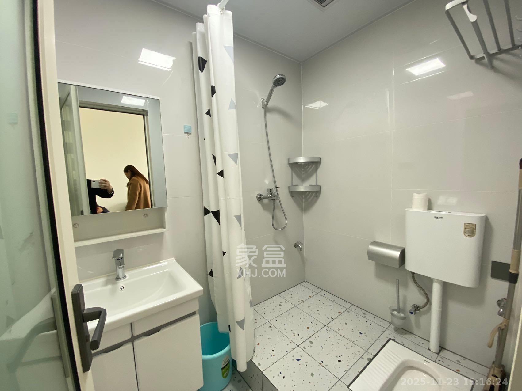 理想智慧大厦  1室1厅1卫    1800.0元/月室内图