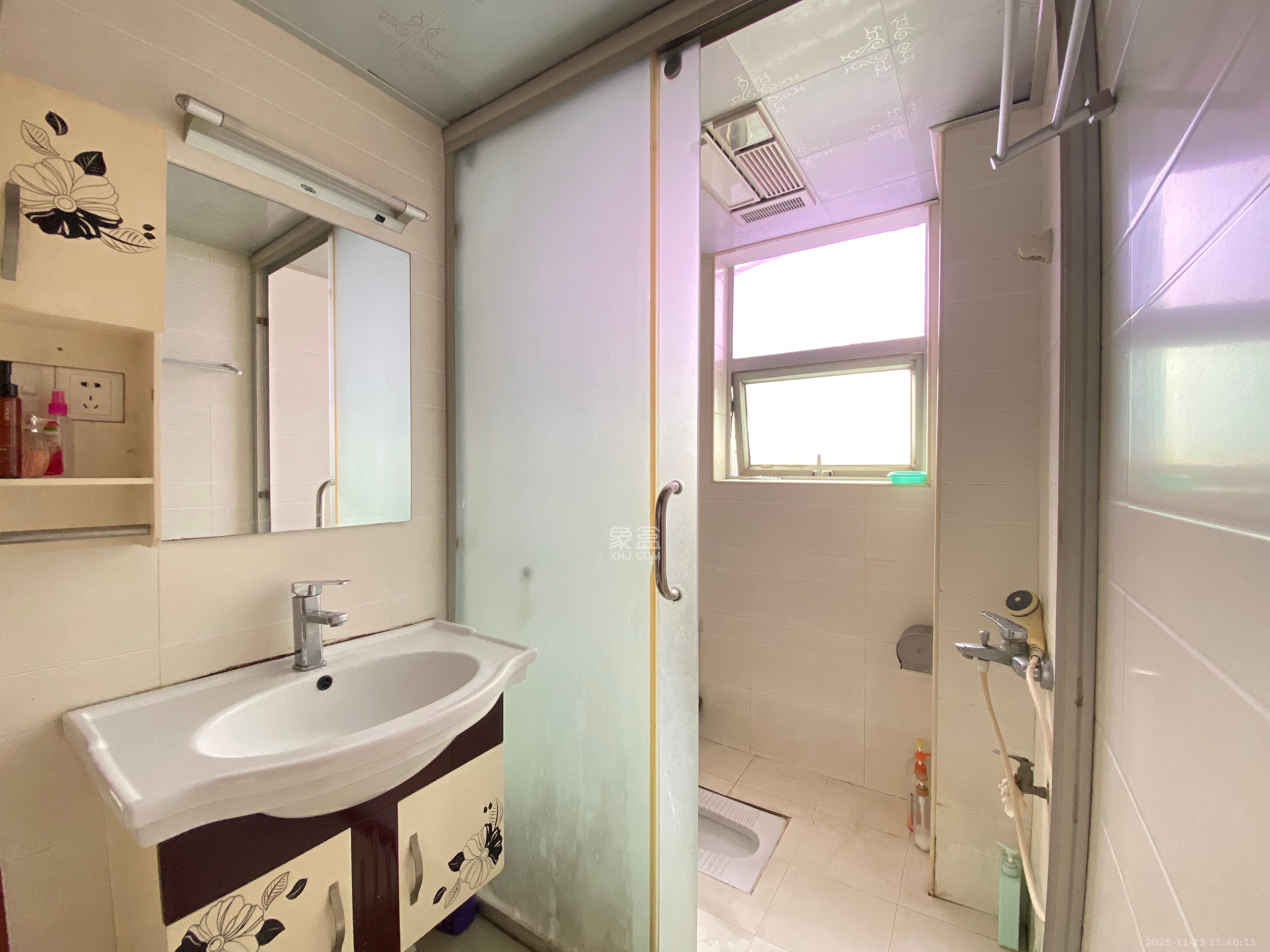 凯通国际城（凯通朝庭）  2室1厅1卫    2200.0元/月室内图