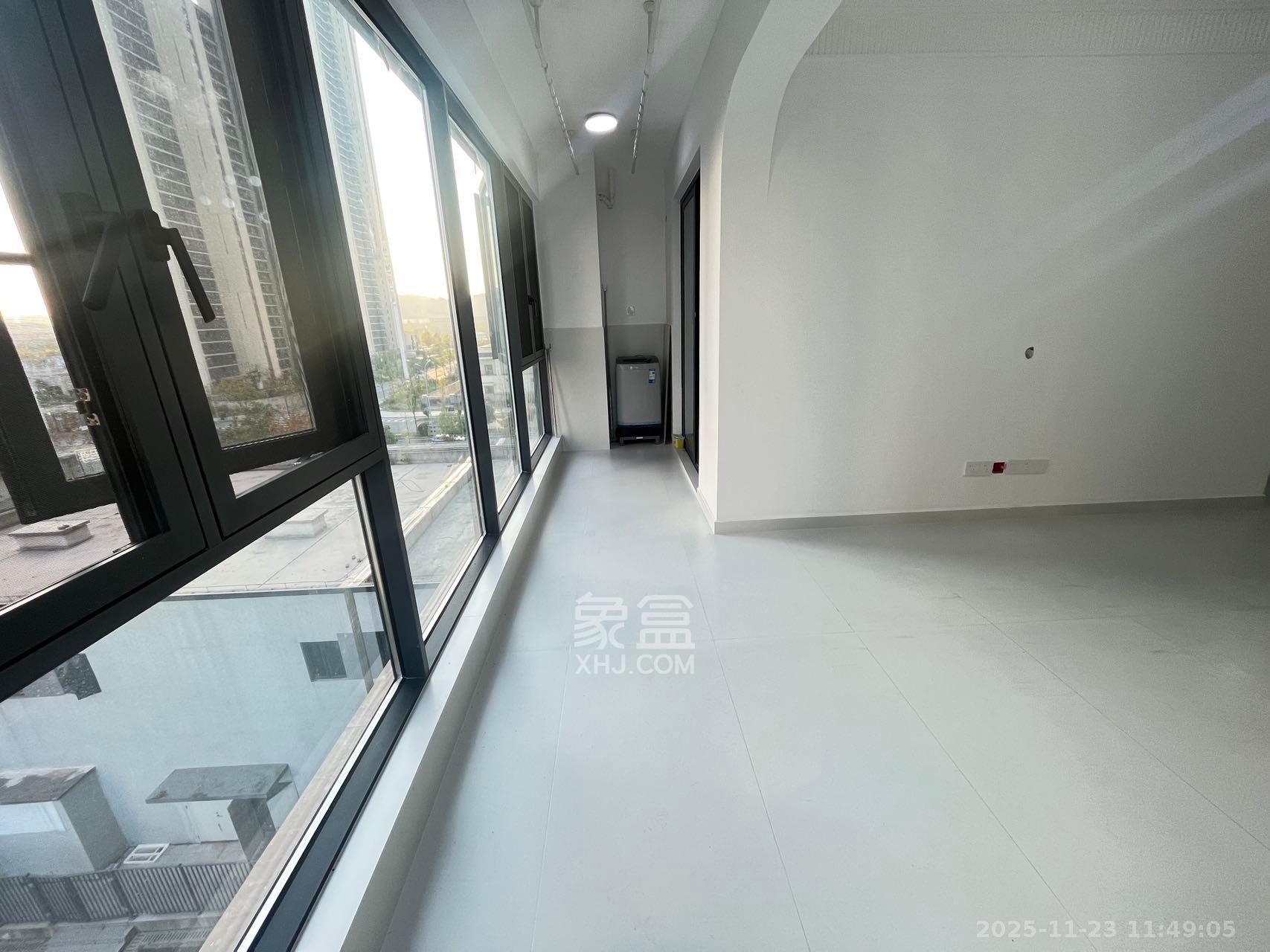 融创会展上东区  3室2厅2卫    2600.0元/月室内图