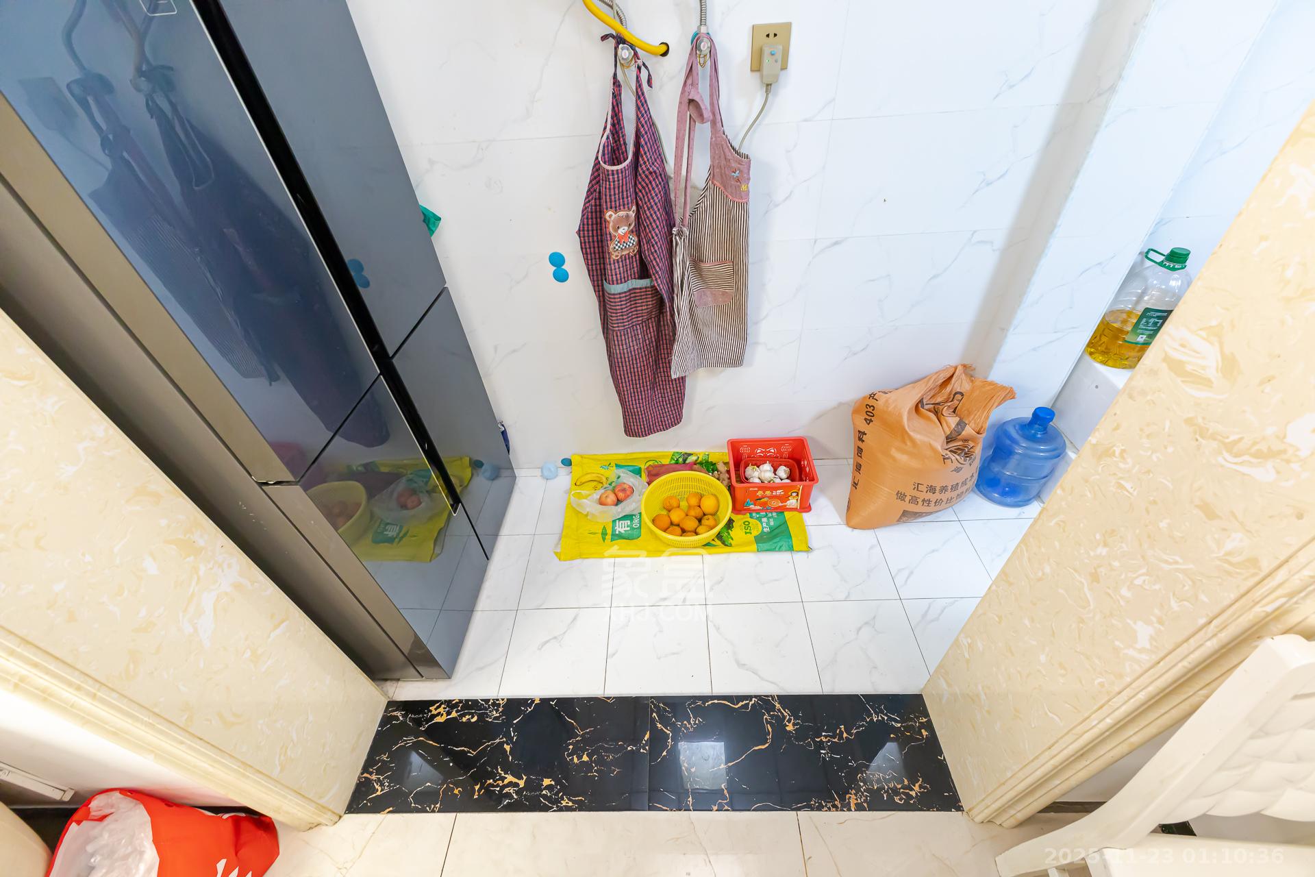 明发国际城 2室2厅1卫 70.0万 明发国际城 2室2厅1卫 70.0万阳台