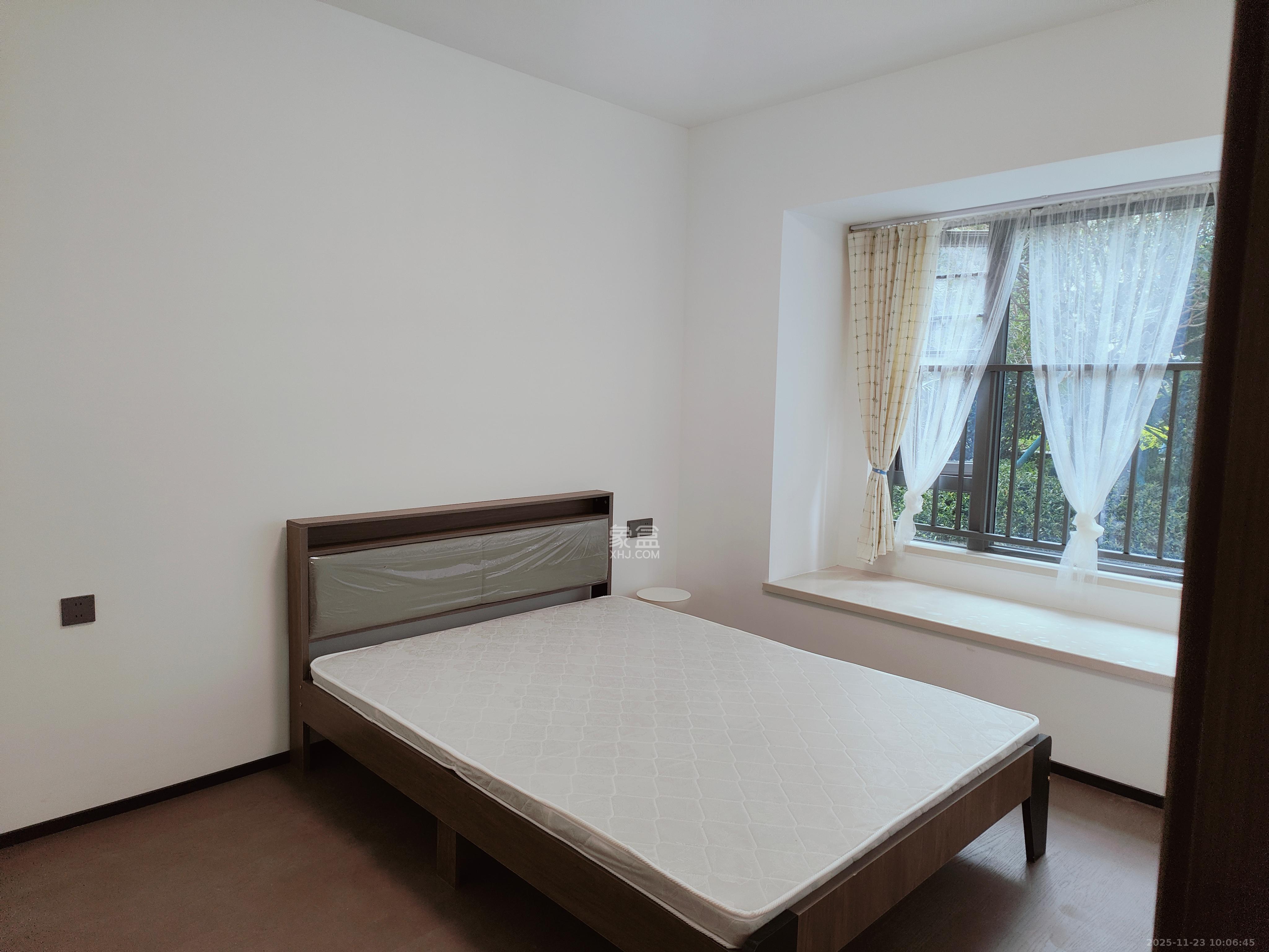 中海寰宇天下  4室2厅2卫    3800.0元/月室内图