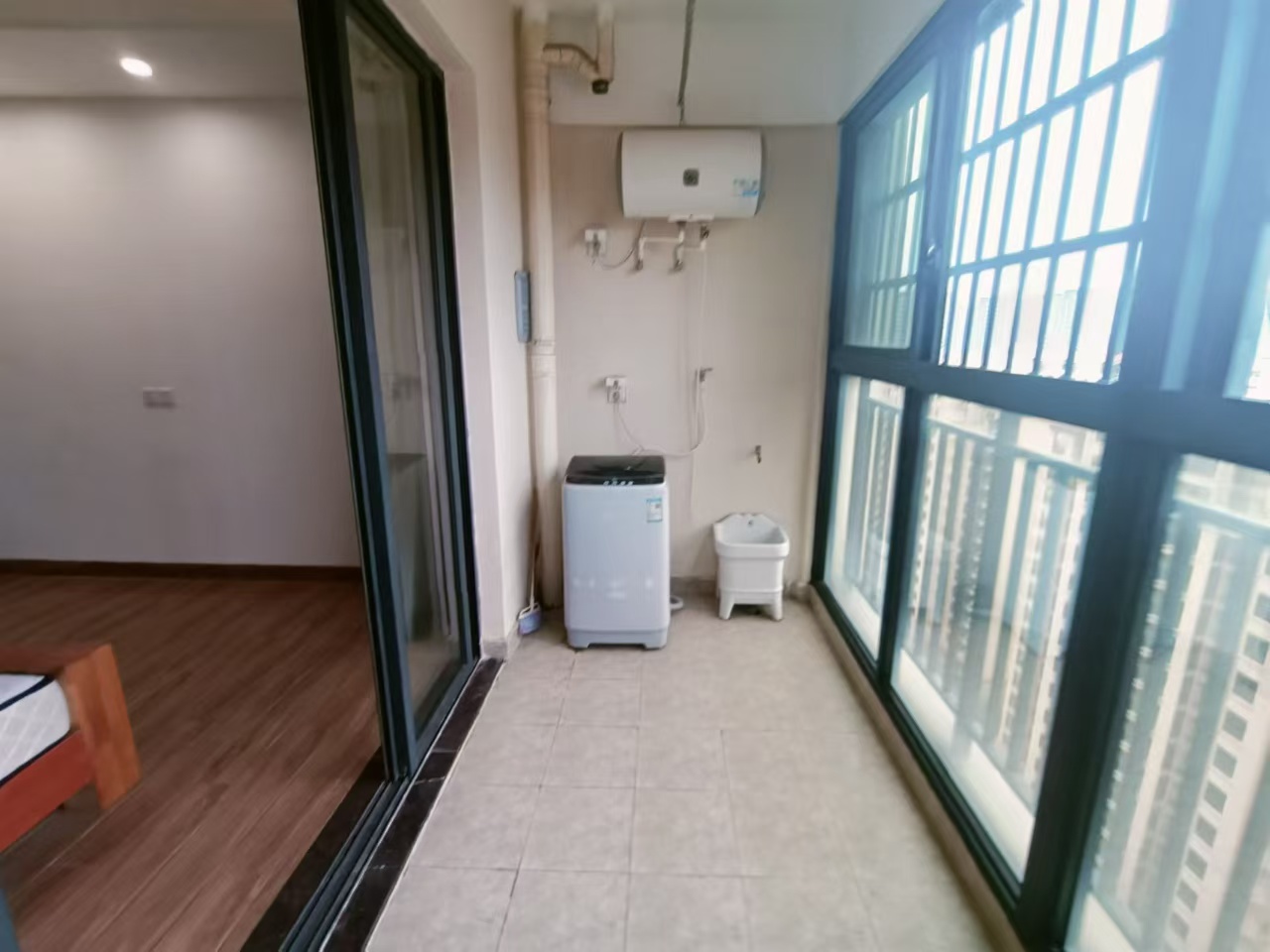 粤泰滨江花园  1室1厅1卫    1500.0元/月室内图