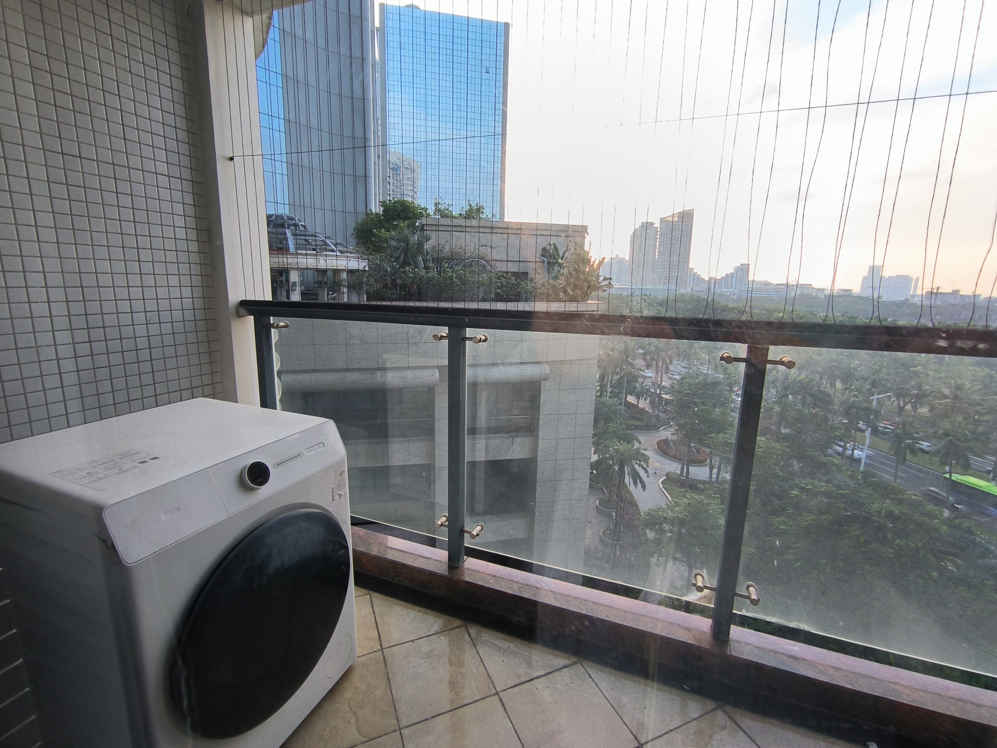 宝华海景 3室2厅2卫 4500.0元/月 宝华海景 3室2厅2卫 4500.0元/月室内图