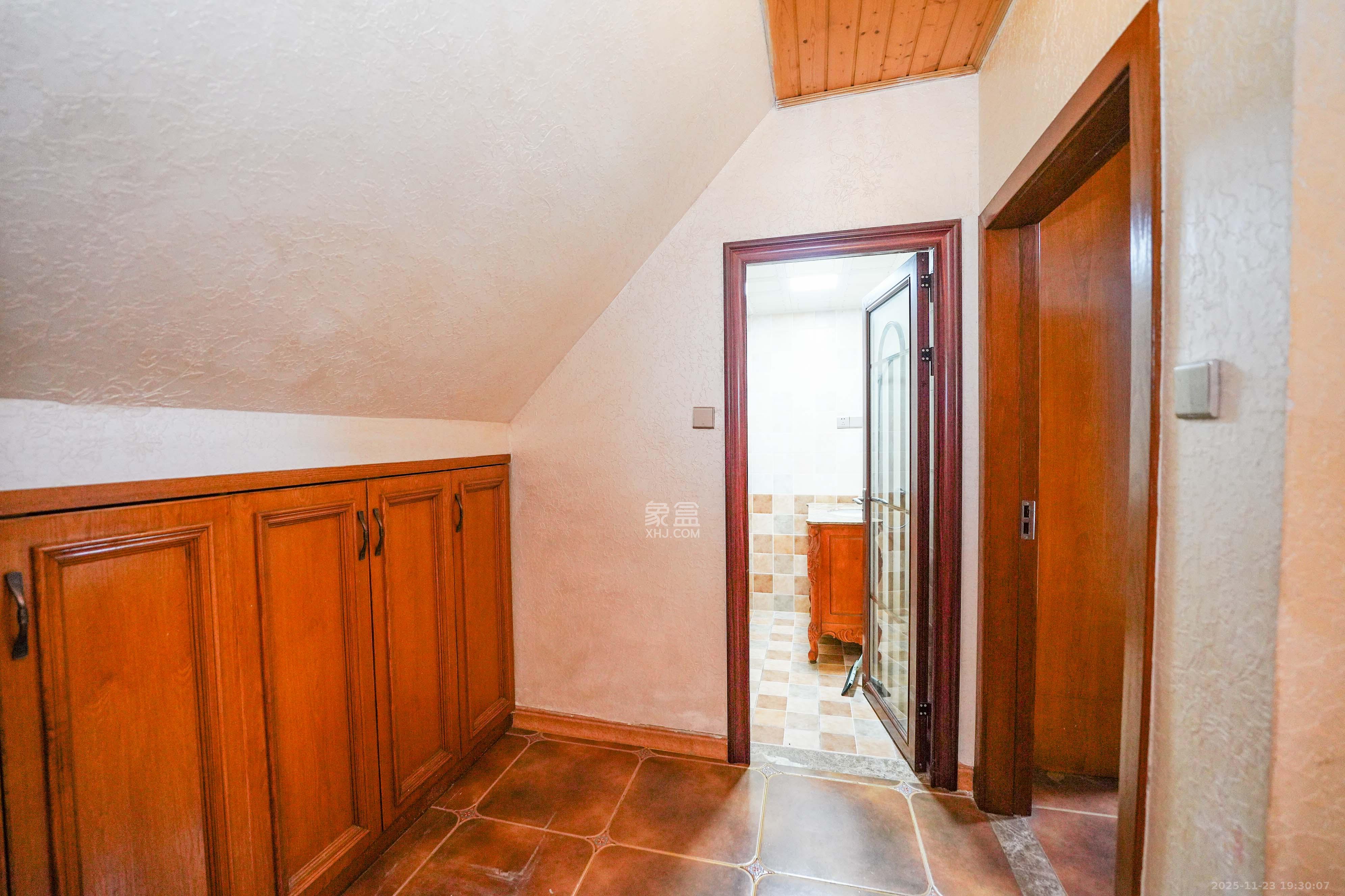 五矿紫湖香醍 2室2厅1卫 89.8万 五矿紫湖香醍 2室2厅1卫 89.8万卧室