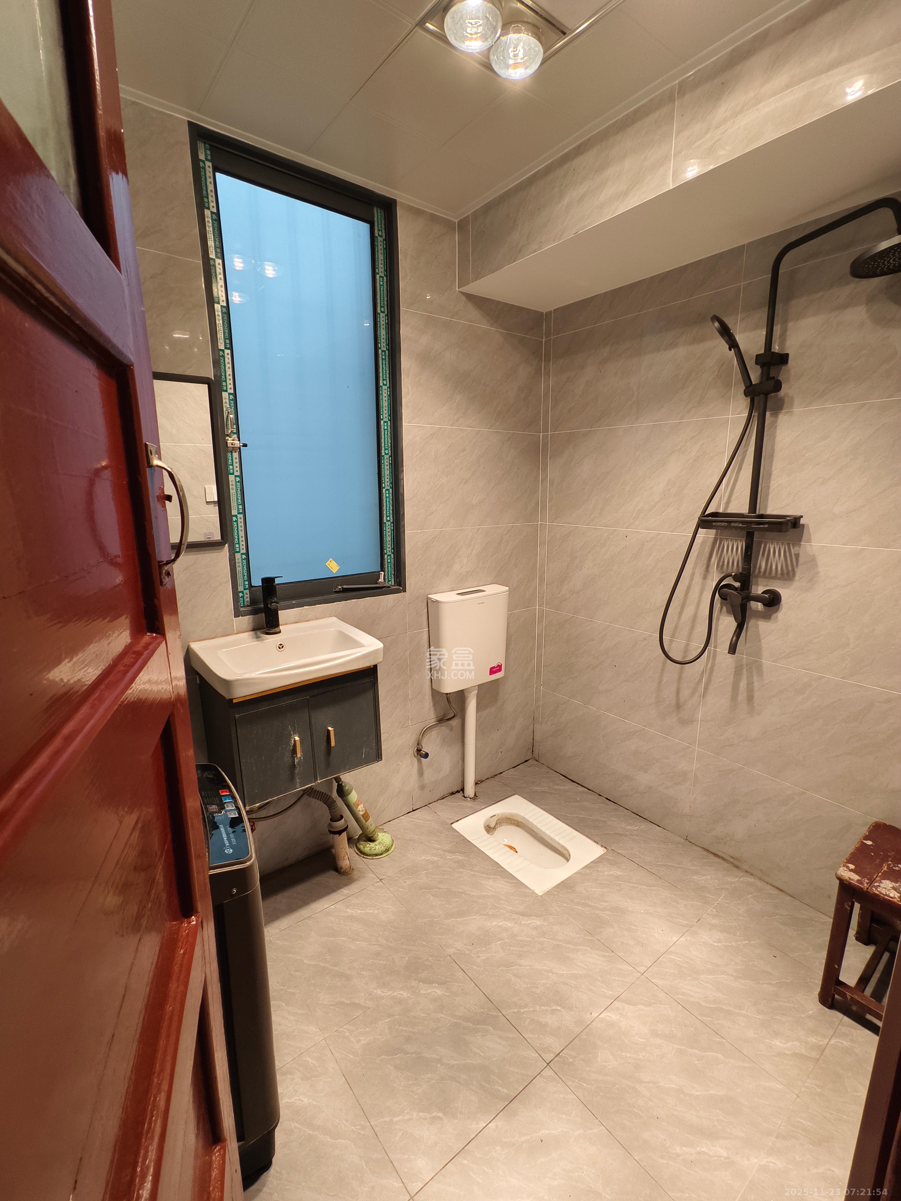 湘农桥社区  2室1厅1卫    1800.0元/月室内图