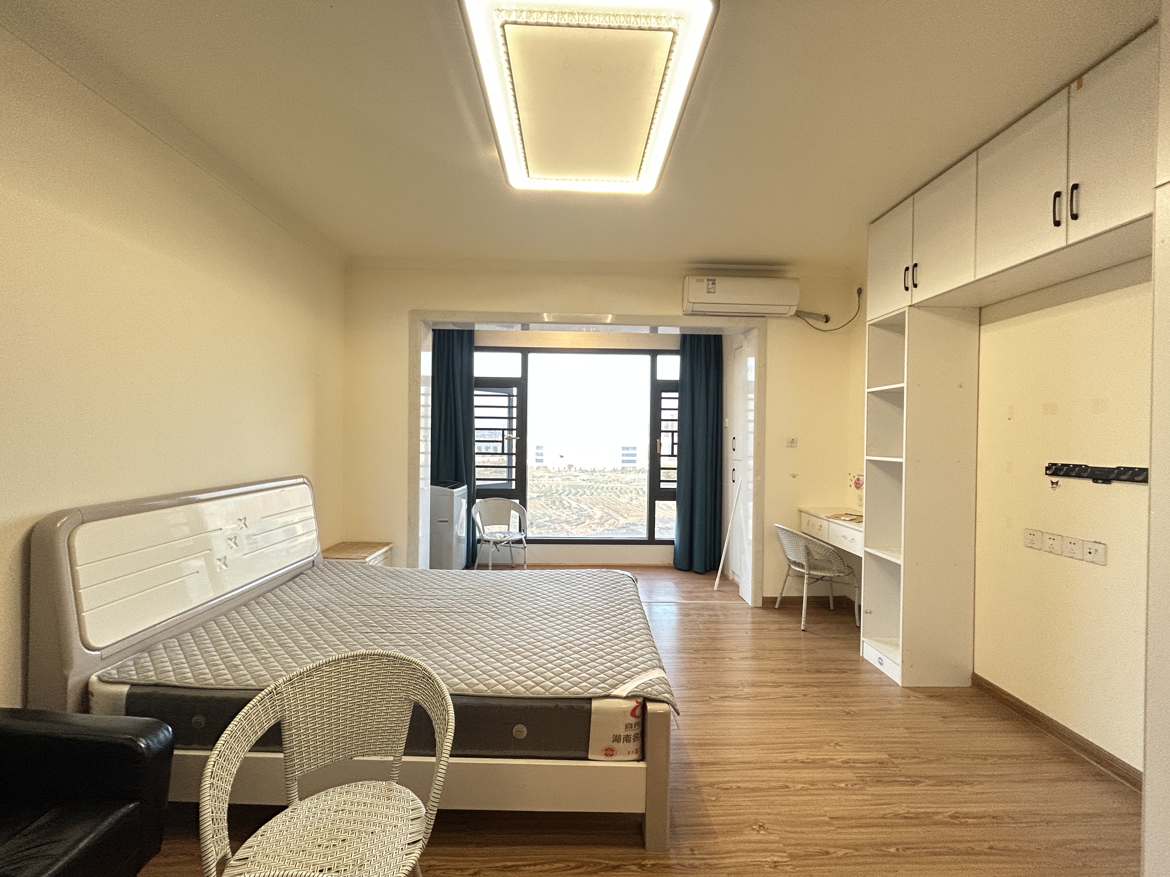 华耀碧桂园十里江湾誉峯  1室1厅1卫    1200.0元/月户型图