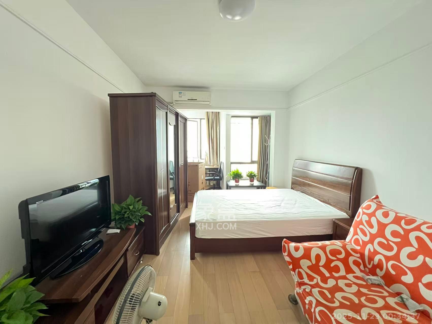 万科金色家园  1室1厅1卫    1300.0元/月室内图