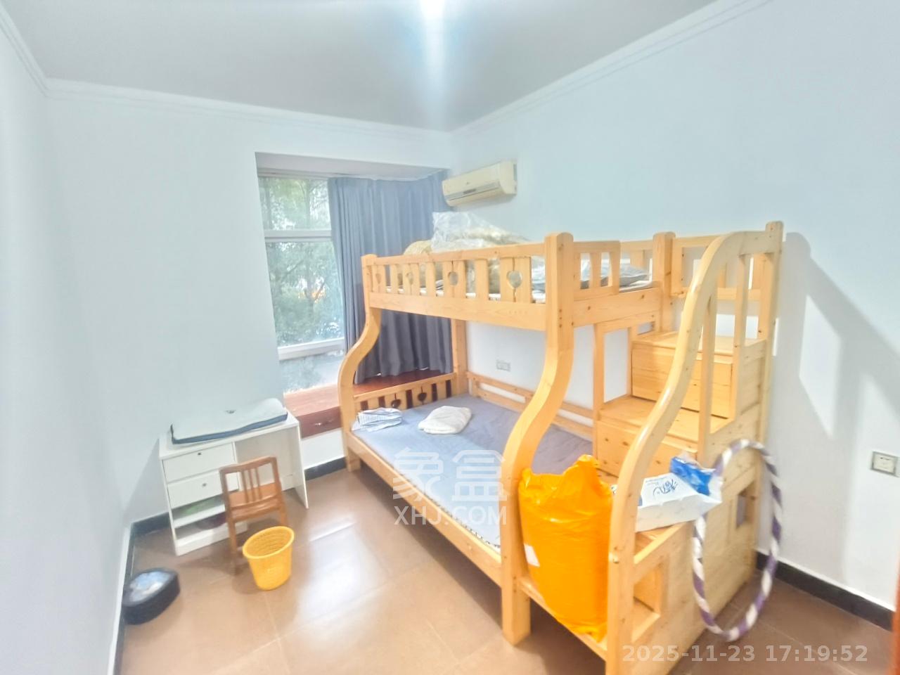 顺天黄金海岸  3室2厅2卫    2600.0元/月室内图