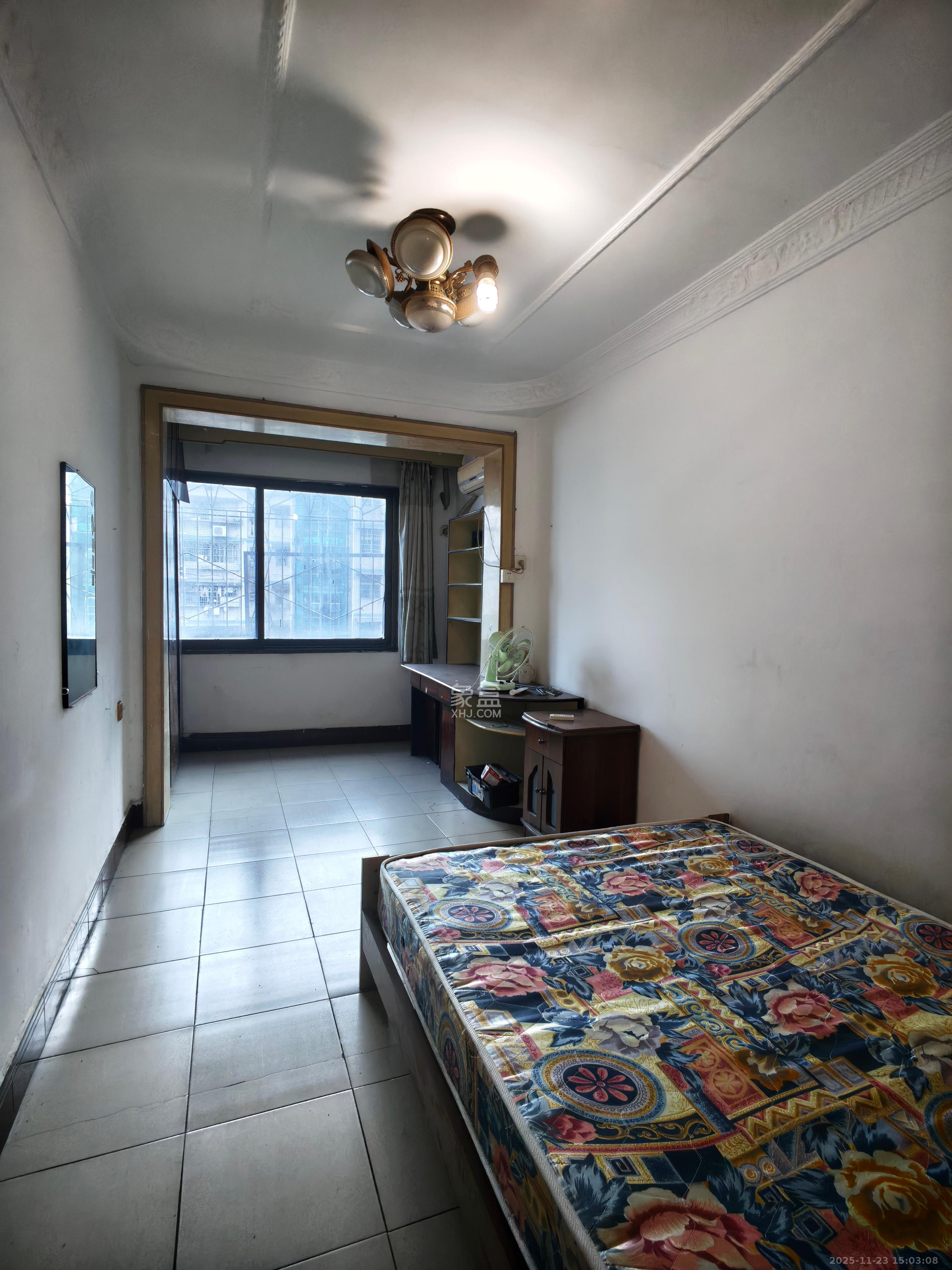 植物油宿舍  3室2厅1卫    2000.0元/月室内图