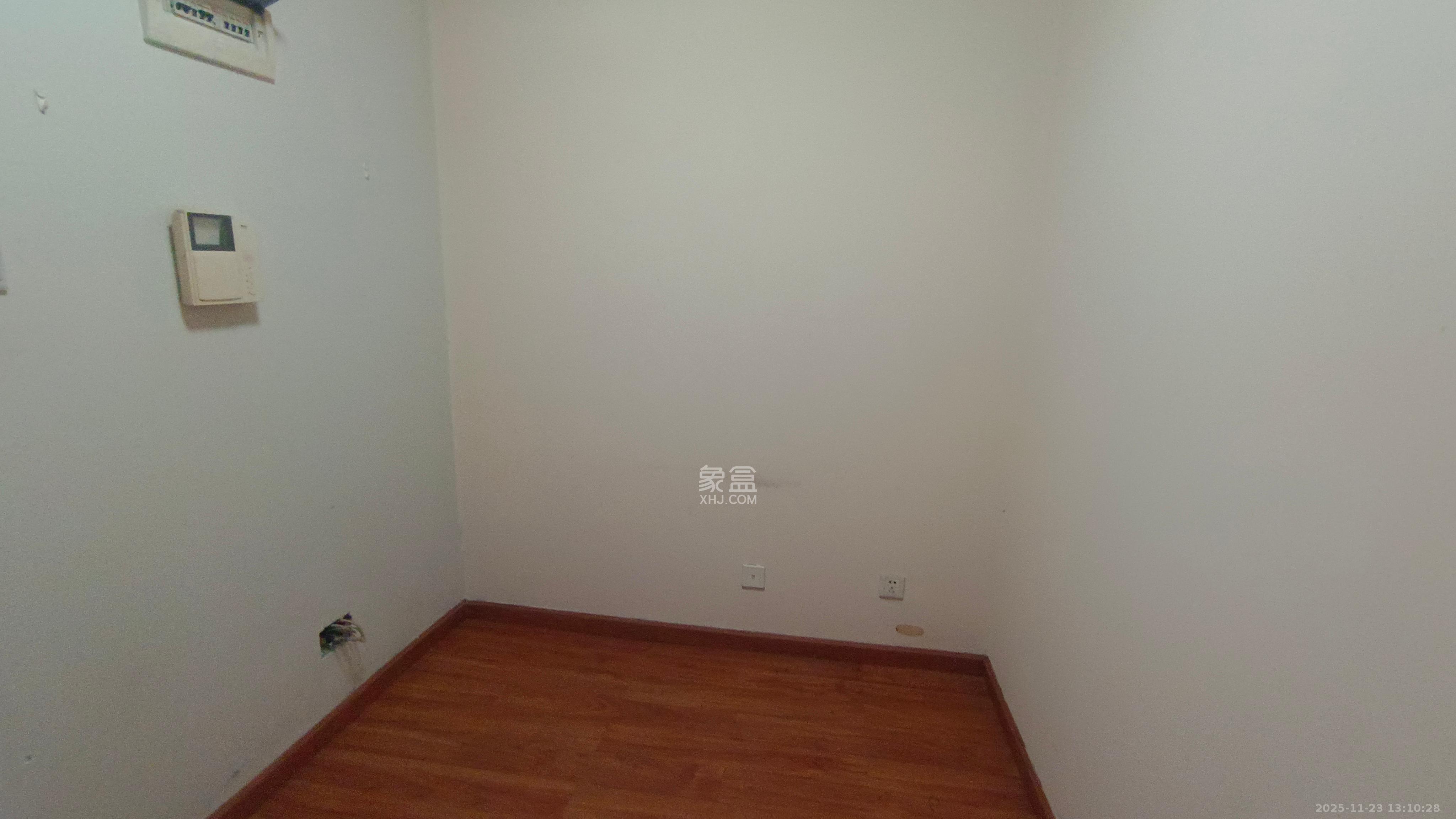 江临天下  1室1厅1卫    1500.0元/月室内图