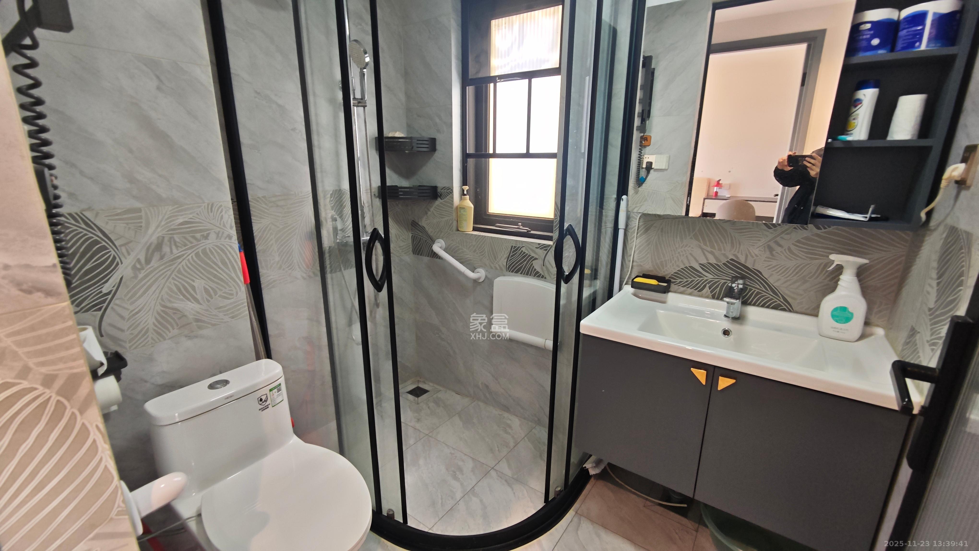 阳光城尚东湾凌云府  3室2厅2卫    3300.0元/月室内图