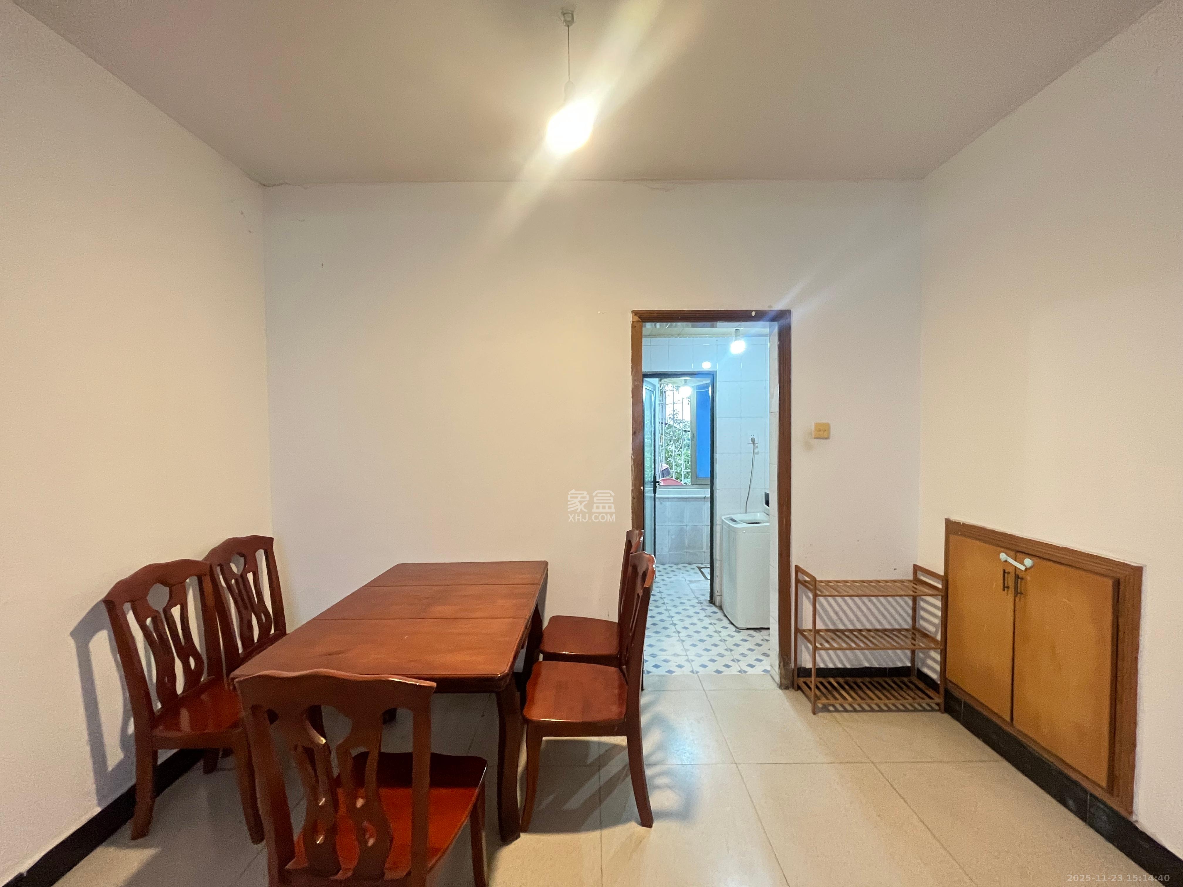 马王堆陶瓷城新合区 2室2厅1卫 1400.0元/月 马王堆陶瓷城新合区 2室2厅1卫 1400.0元/月室内图