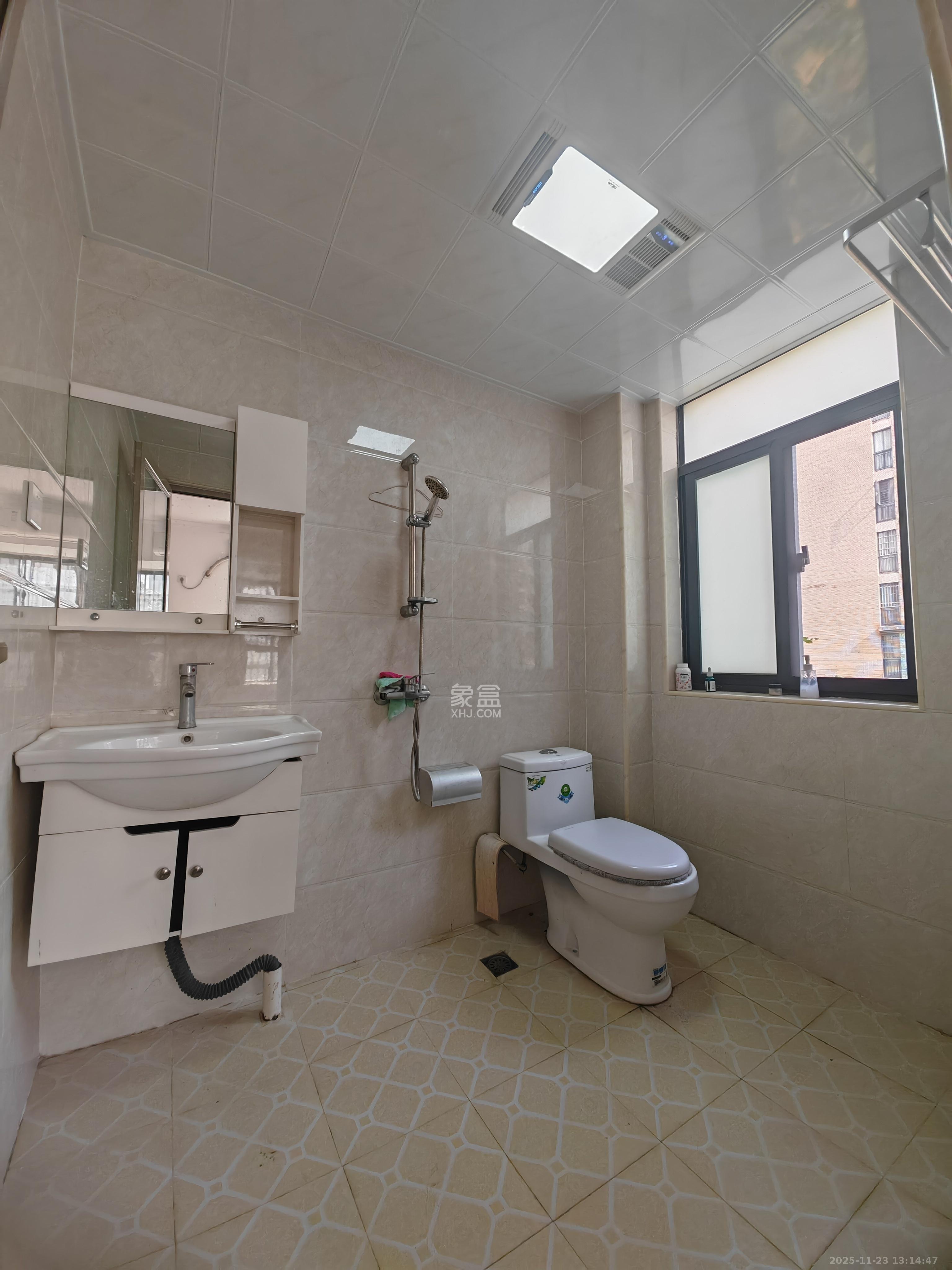 天骄福邸  2室2厅2卫    2600.0元/月室内图