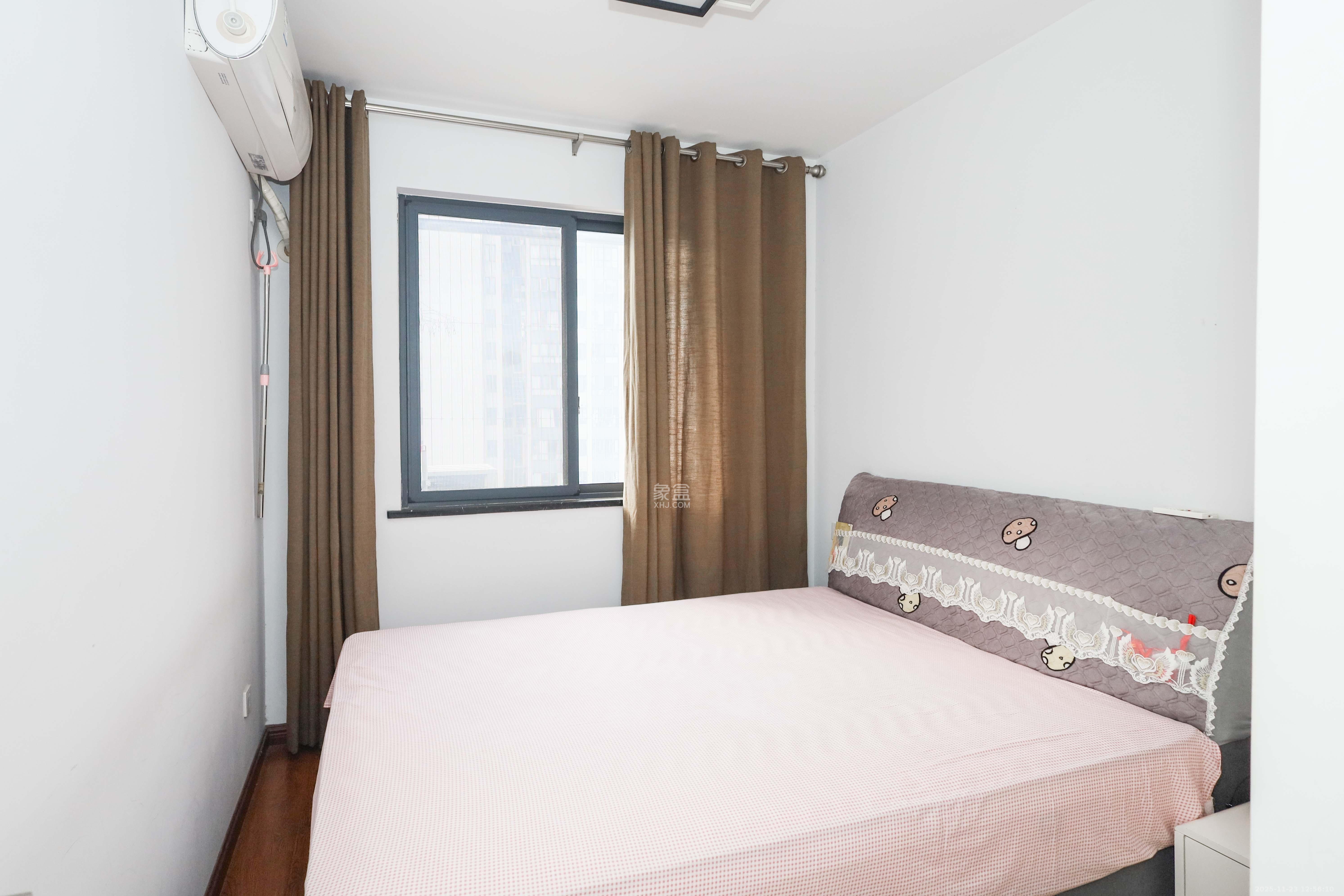 中国铁建梅溪青秀一期 3室2厅1卫 98.0万 中国铁建梅溪青秀一期 3室2厅1卫 98.0万卧室