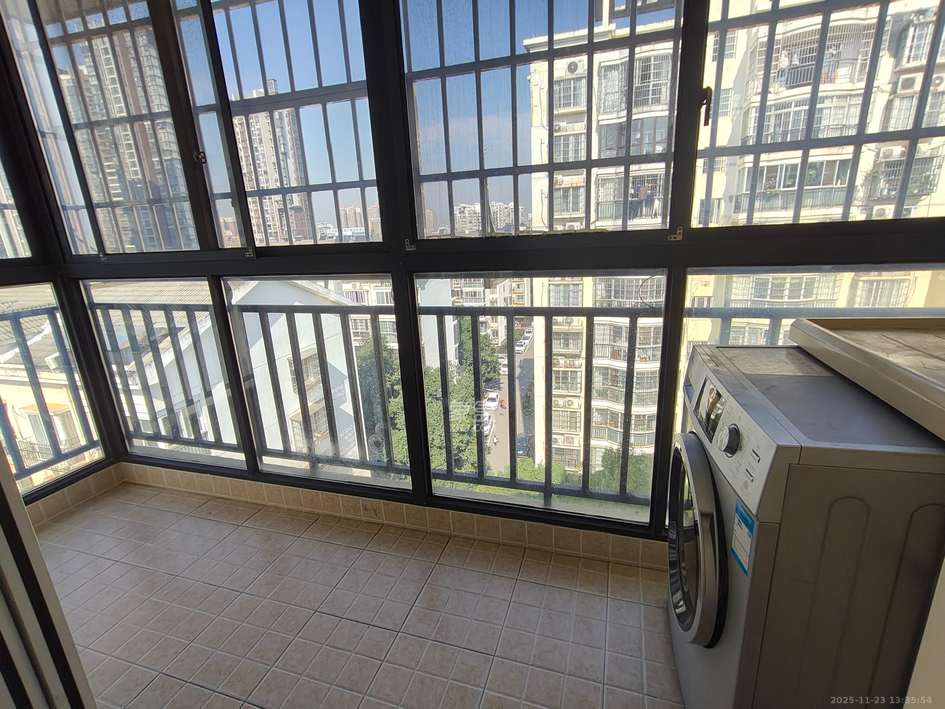 东方名都百草园 3室2厅1卫 2000.0元/月 东方名都百草园 3室2厅1卫 2000.0元/月室内图