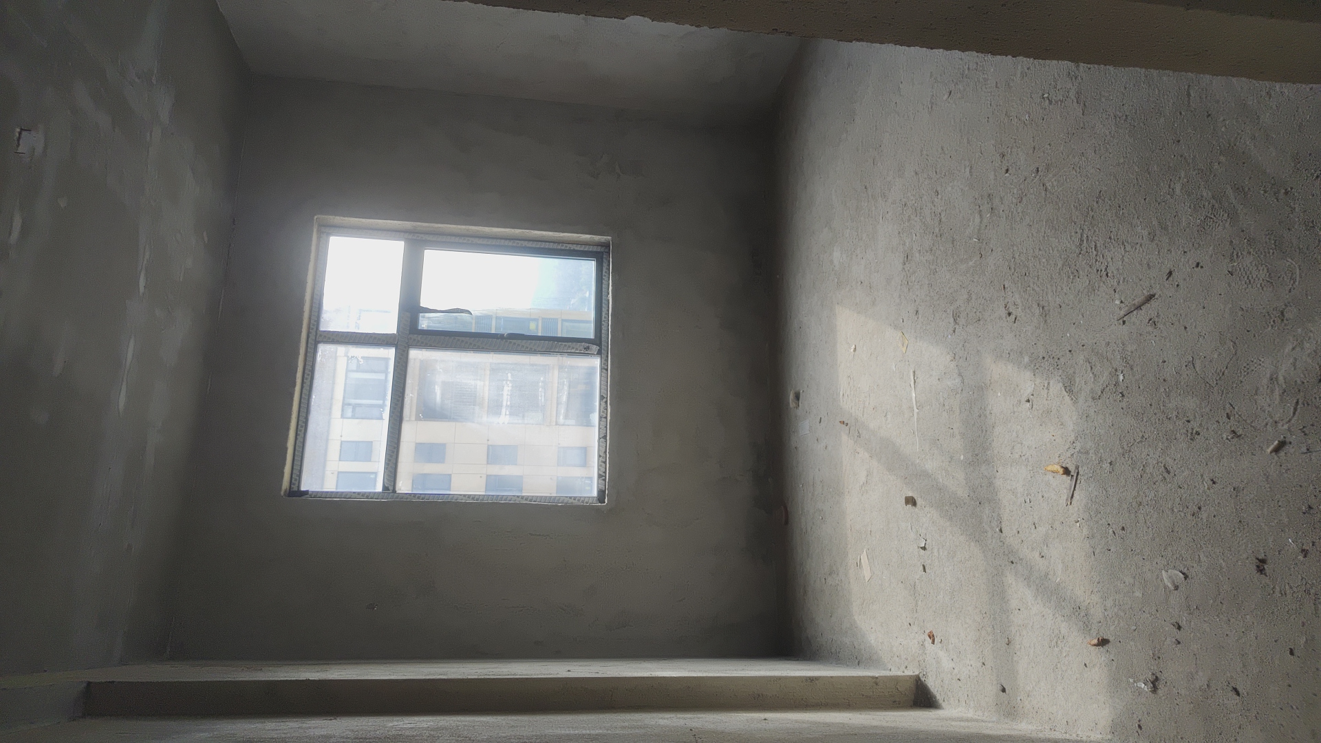 和泰家园 4室2厅2卫 100.0万 和泰家园 4室2厅2卫 100.0万客厅