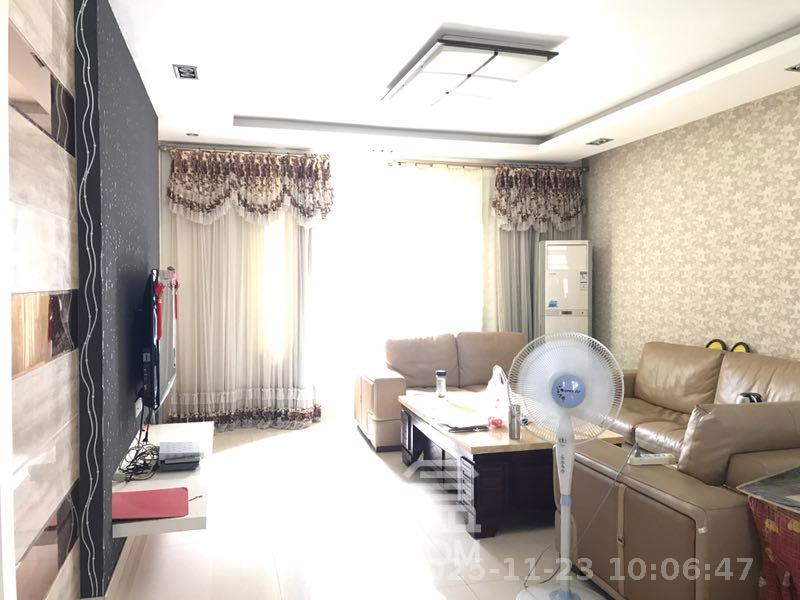 嘉盛华庭（一期、二期、三期）  3室2厅1卫    3600.0元/月