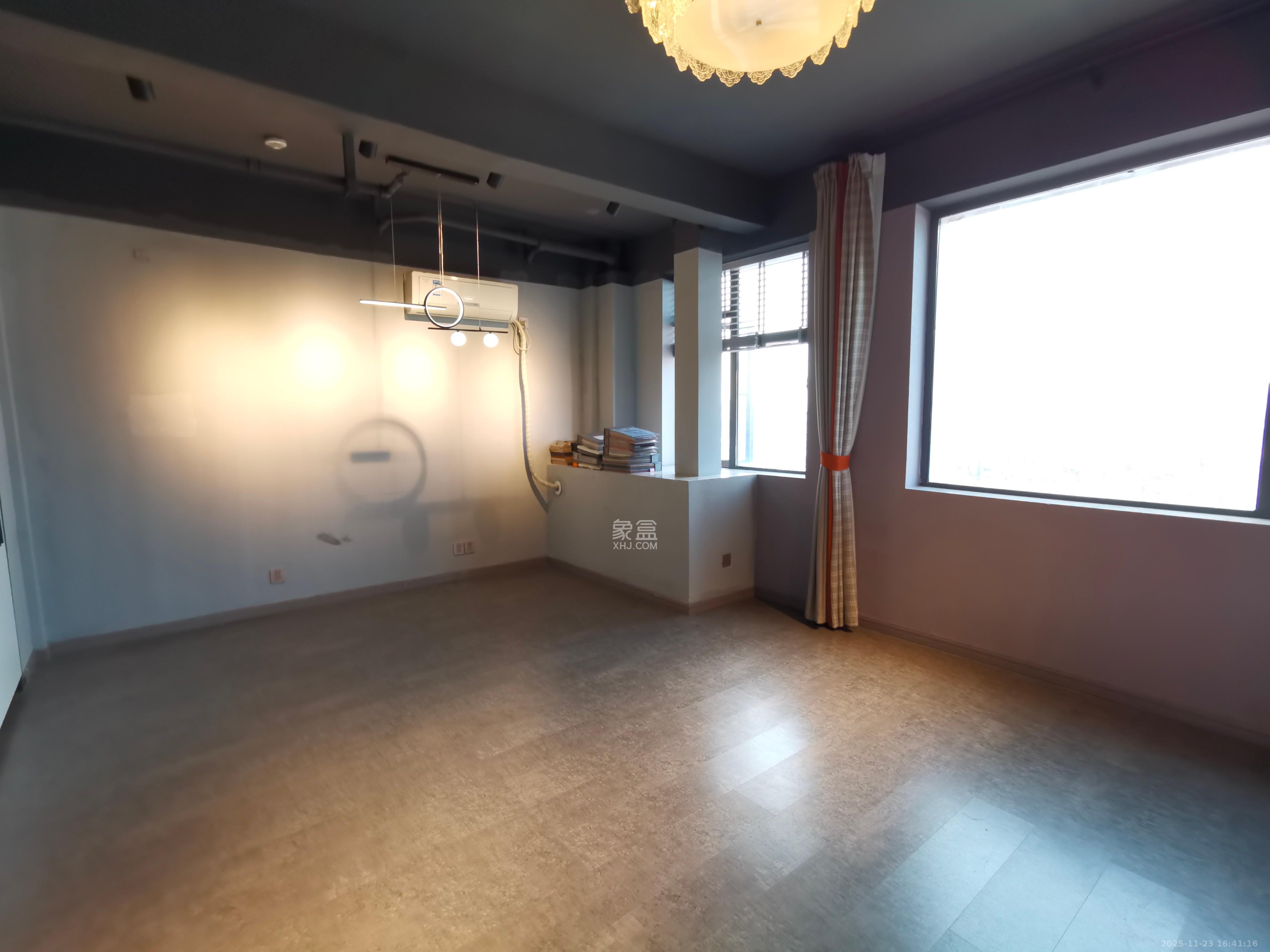 长房中庭国际(东郡华蓉广场) 1室1厅1卫 2600.0元/月 长房中庭国际(东郡华蓉广场) 1室1厅1卫 2600.0元/月室内图