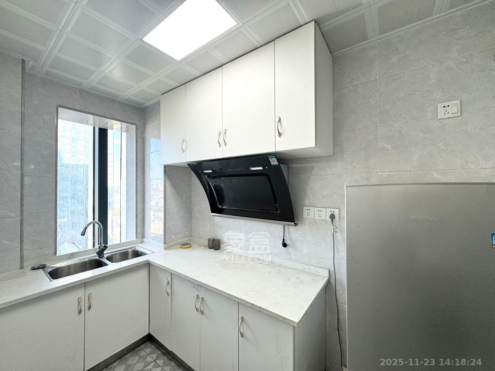 裕天国际商汇中心 1室1厅1卫 1600.0元/月 裕天国际商汇中心 1室1厅1卫 1600.0元/月室内图