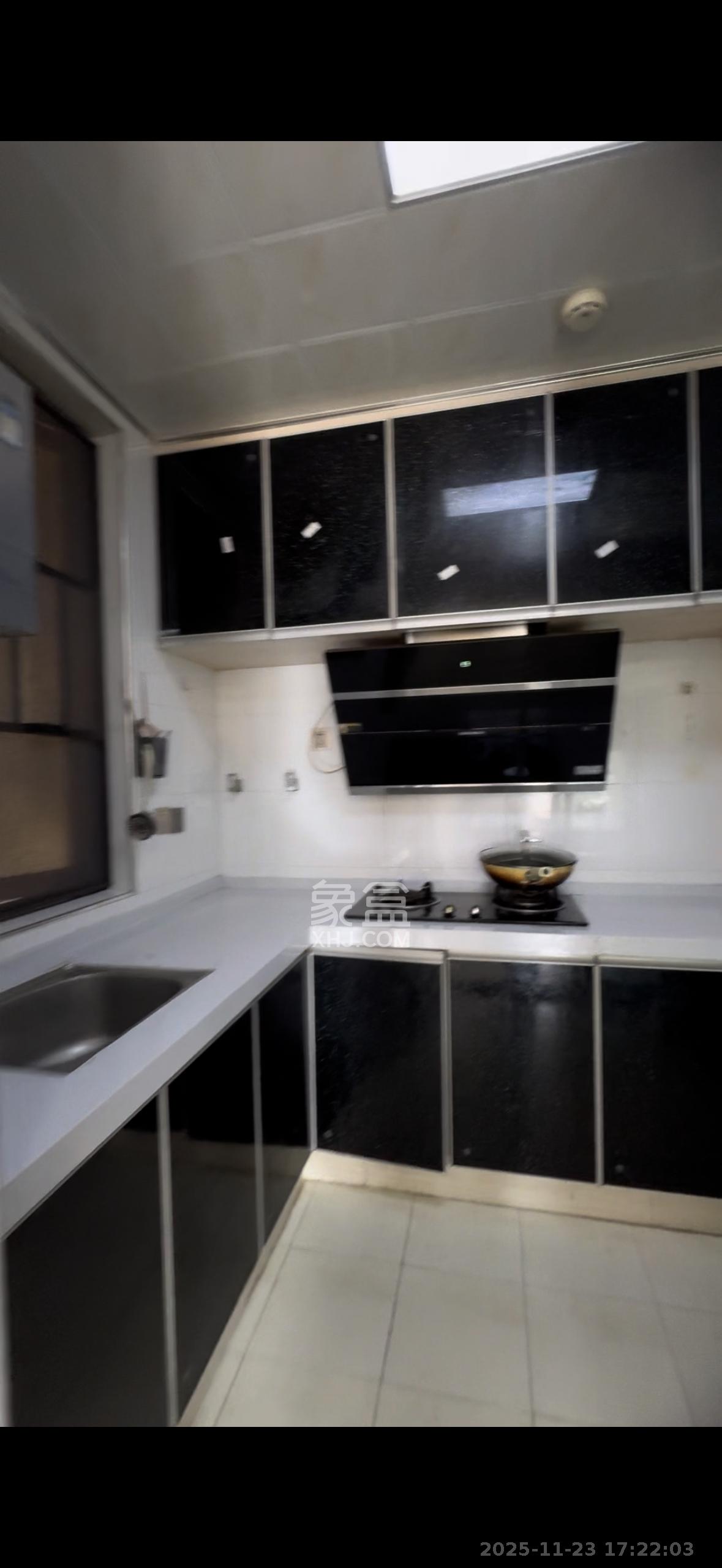 华润置地广场一期 2室2厅1卫 1900.0元/月 华润置地广场一期 2室2厅1卫 1900.0元/月室内图