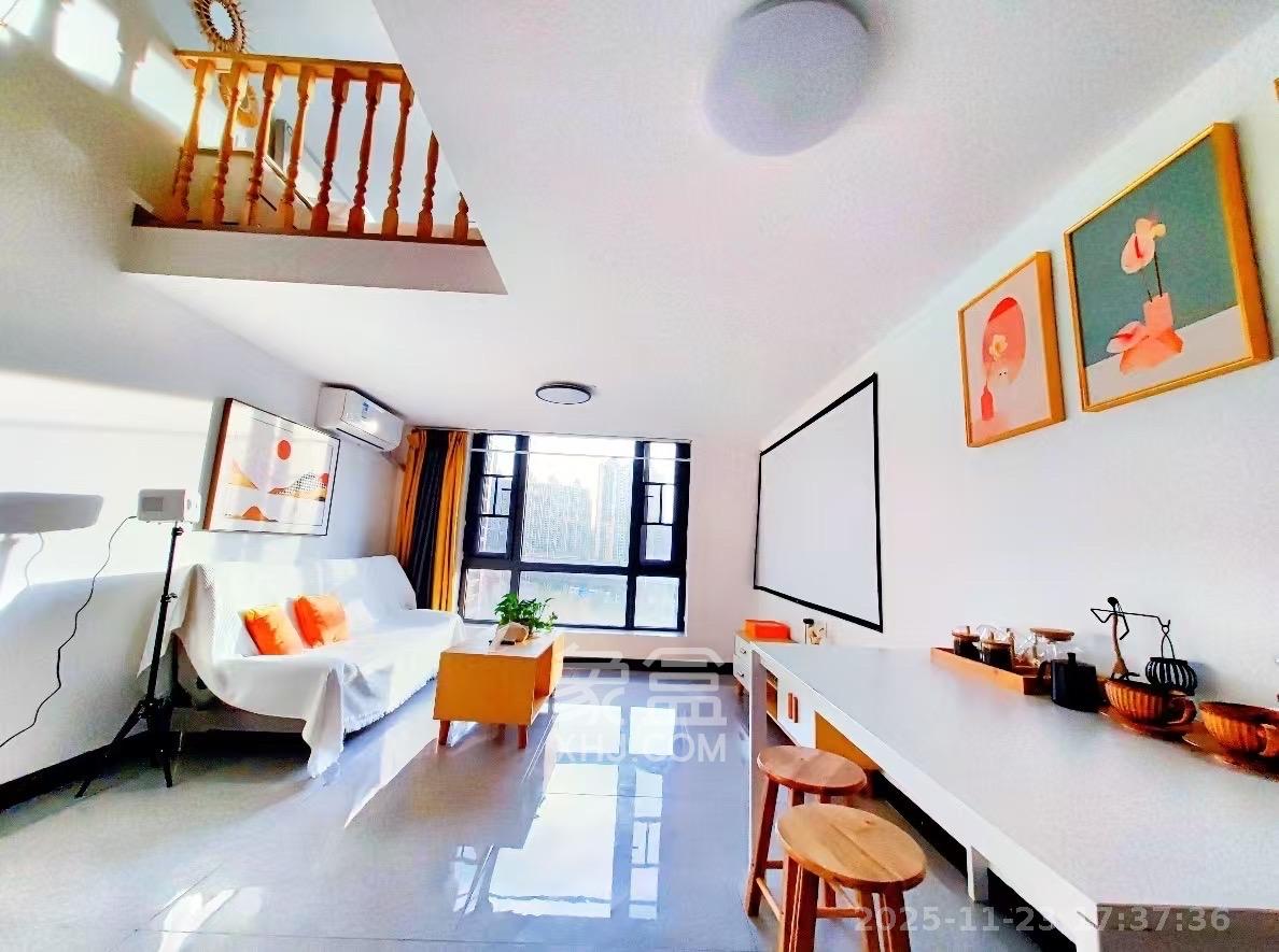 藏珑湖上公馆  2室1厅1卫    2600.0元/月