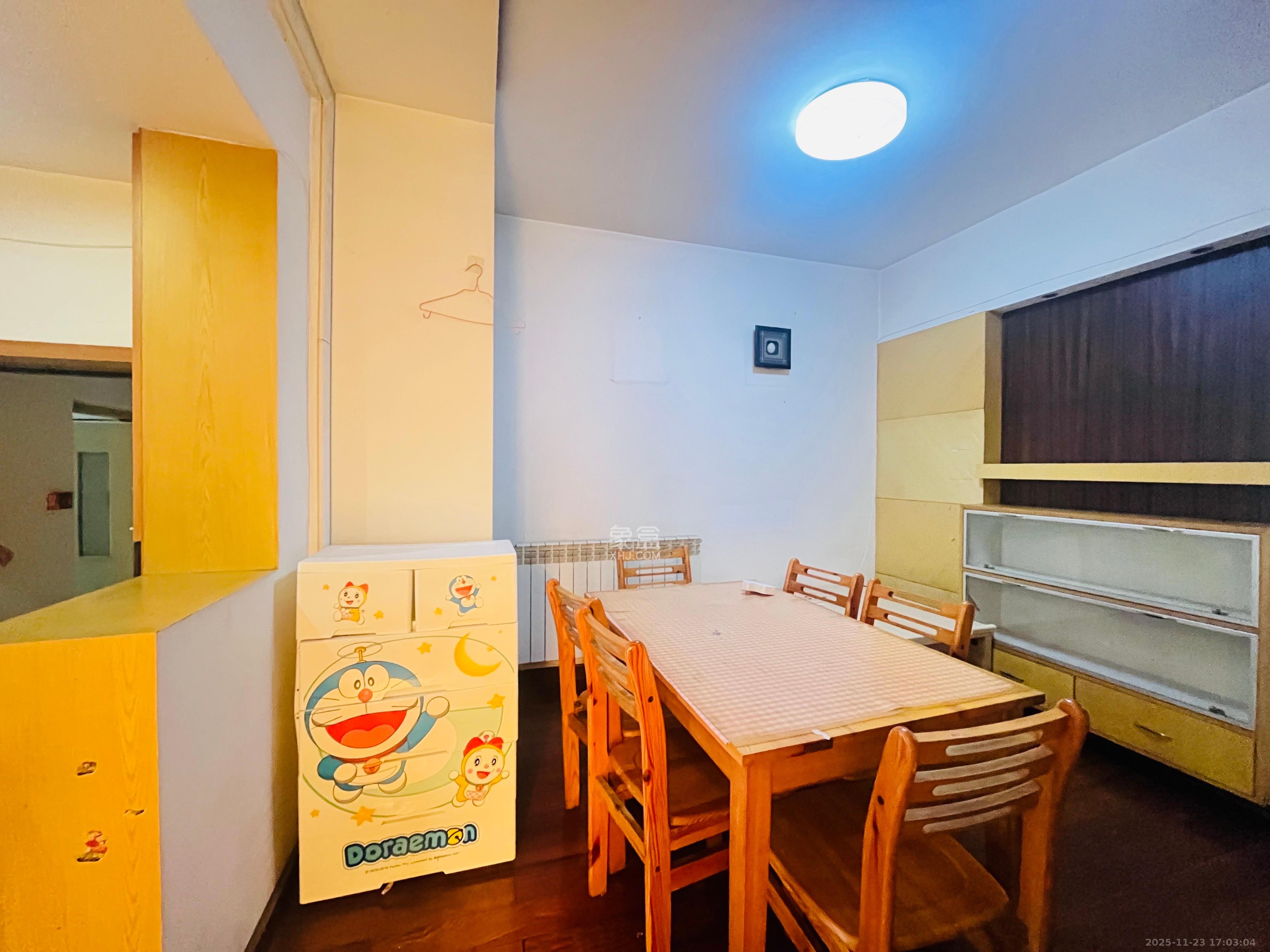 四季阳光花城  1室2厅2卫    3300.0元/月室内图