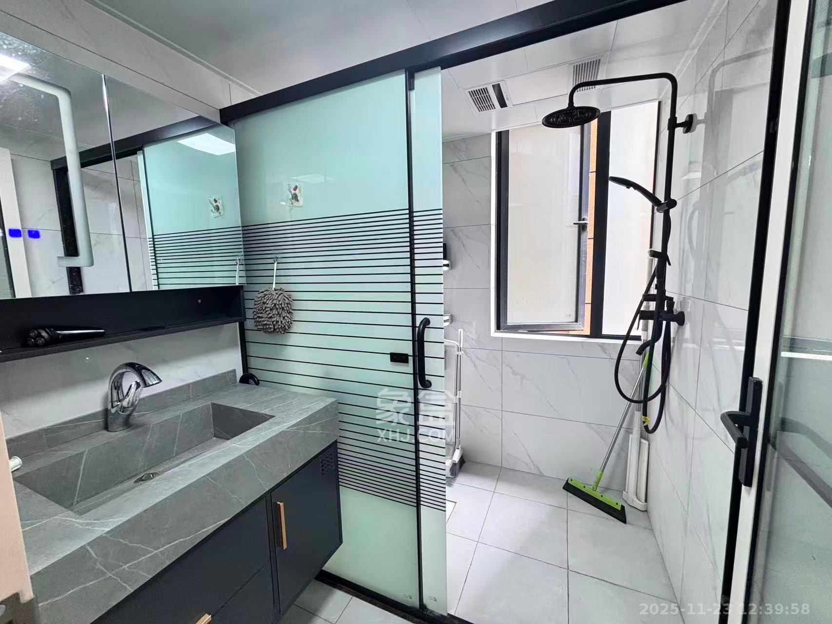 华城城市广场 3室2厅1卫 1800.0元/月 华城城市广场 3室2厅1卫 1800.0元/月室内图