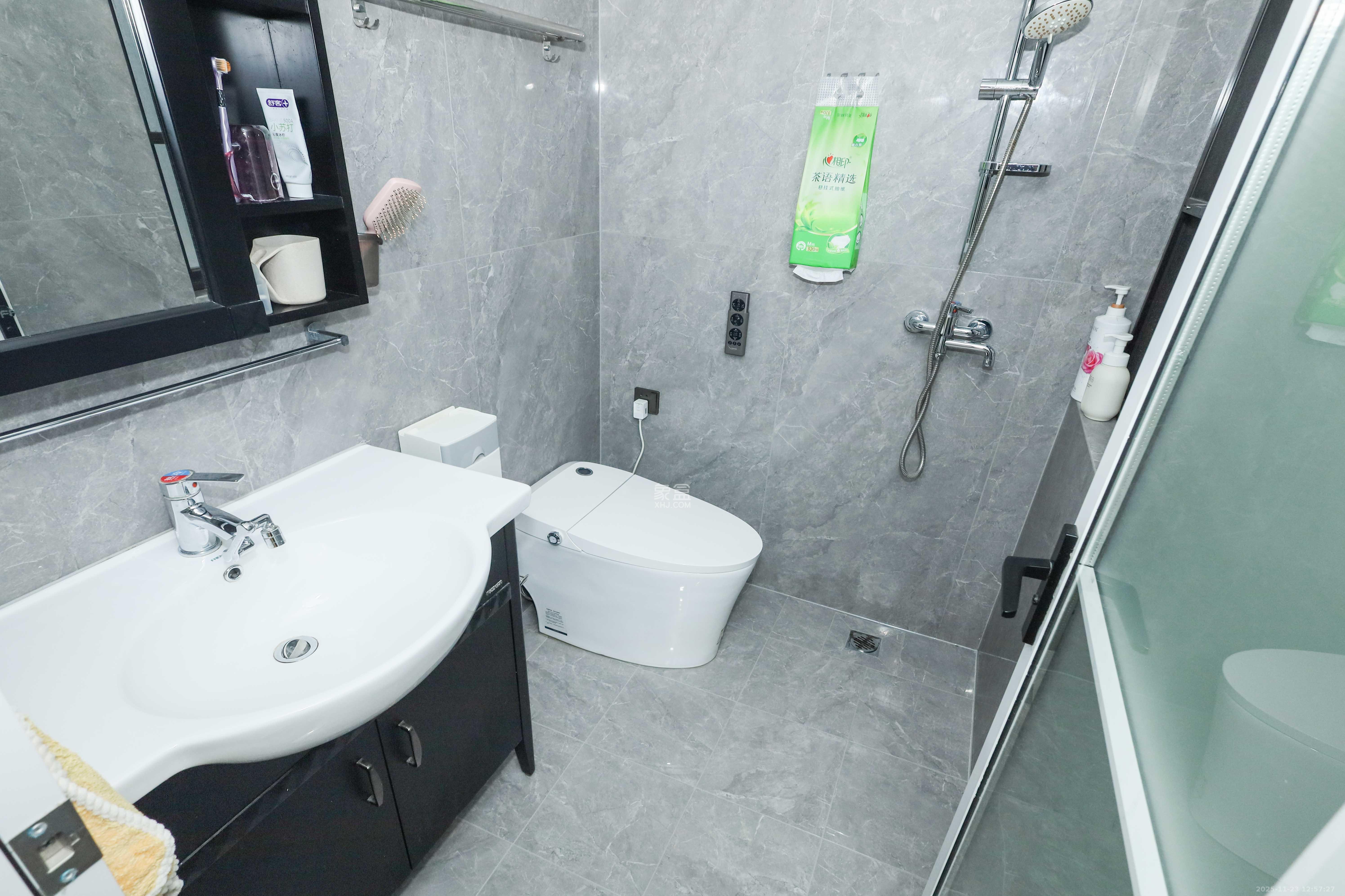 中国铁建梅溪青秀三期 4室2厅2卫 198.0万 中国铁建梅溪青秀三期 4室2厅2卫 198.0万卫生间