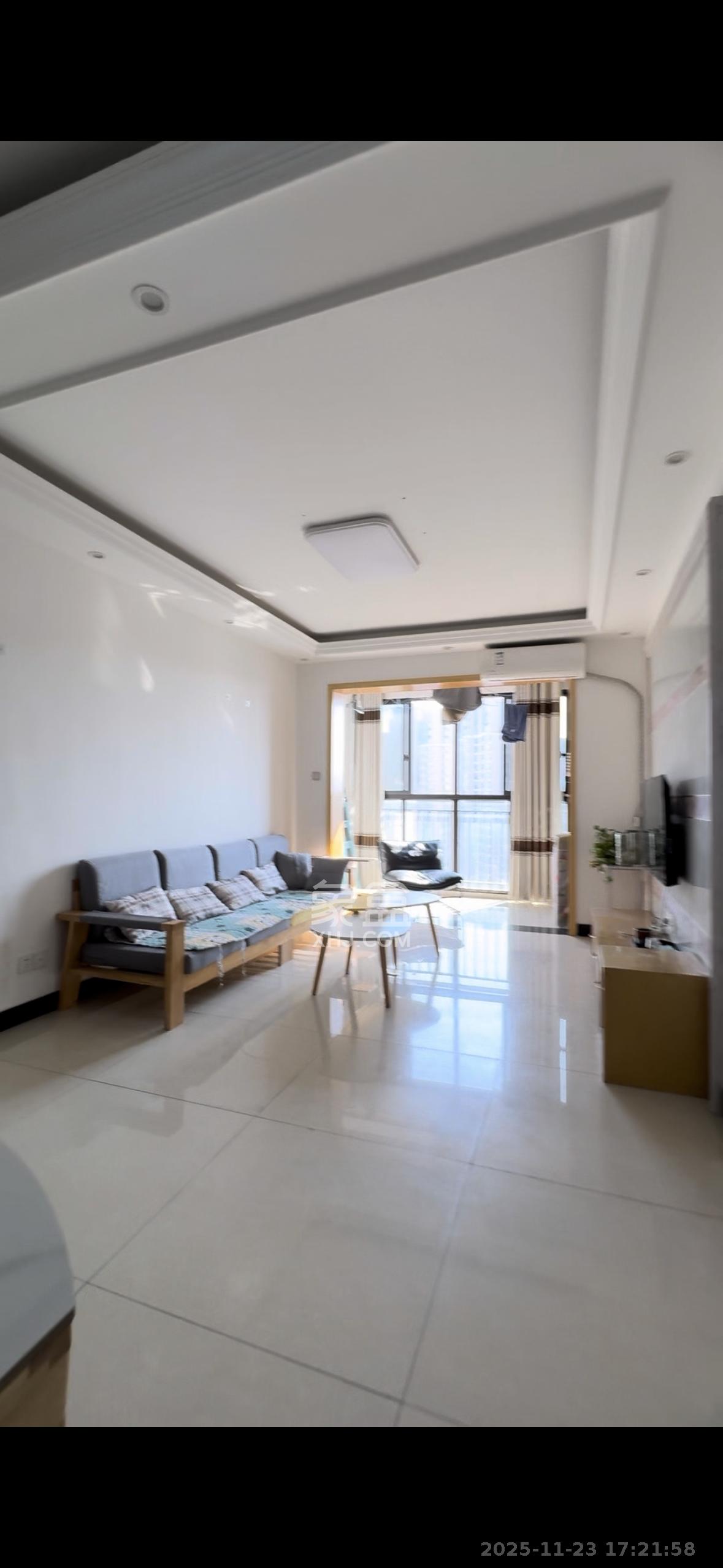 华润置地广场一期 2室2厅1卫 1900.0元/月 华润置地广场一期 2室2厅1卫 1900.0元/月室内图