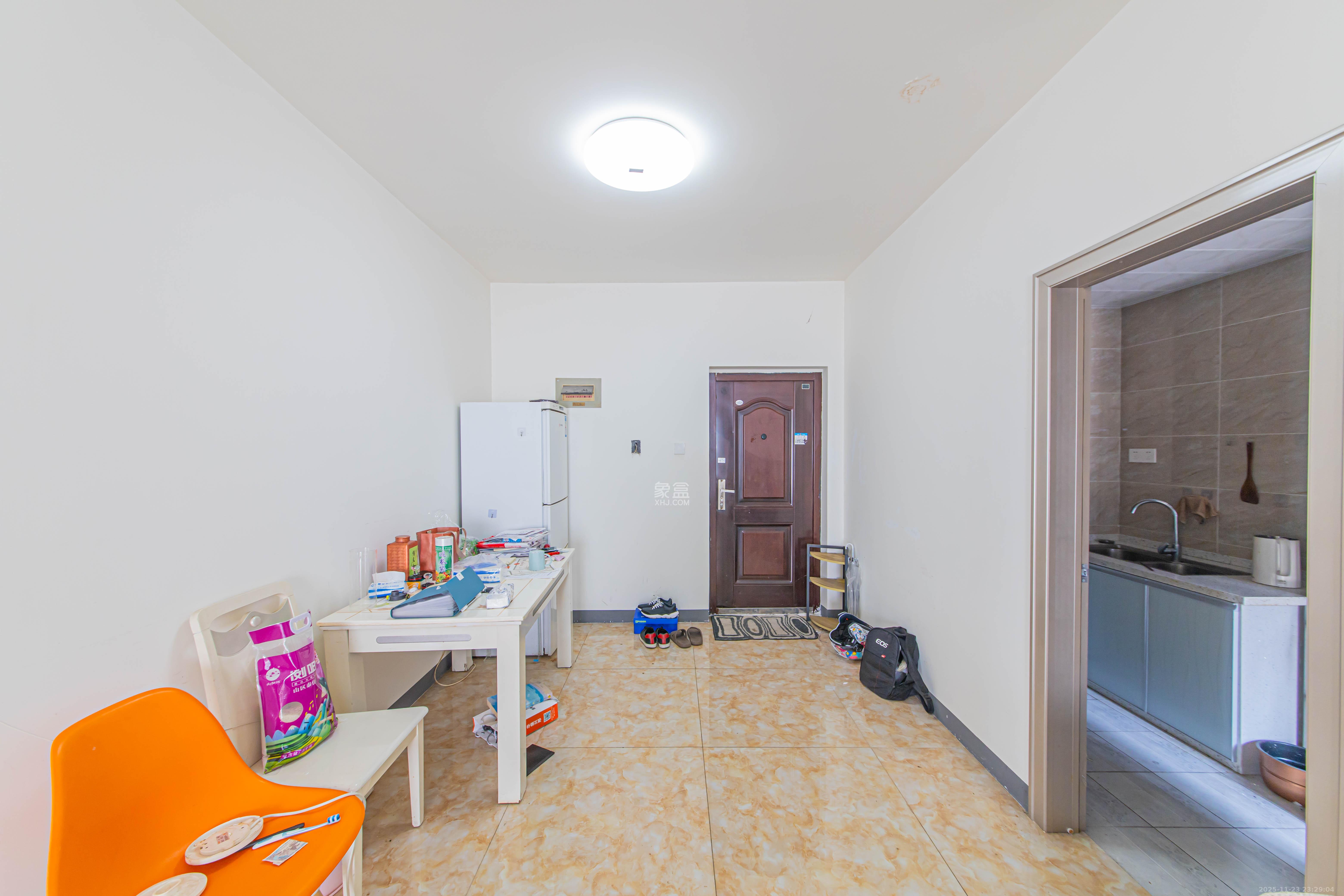 中信文化广场(中信新城二期) 2室2厅1卫 46.8万 中信文化广场(中信新城二期) 2室2厅1卫 46.8万客厅